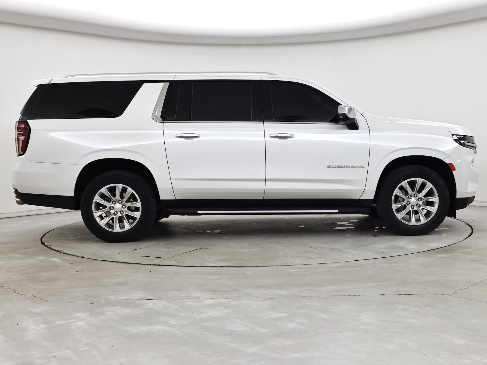 2023 Chevrolet Suburban Premier - Photo 8