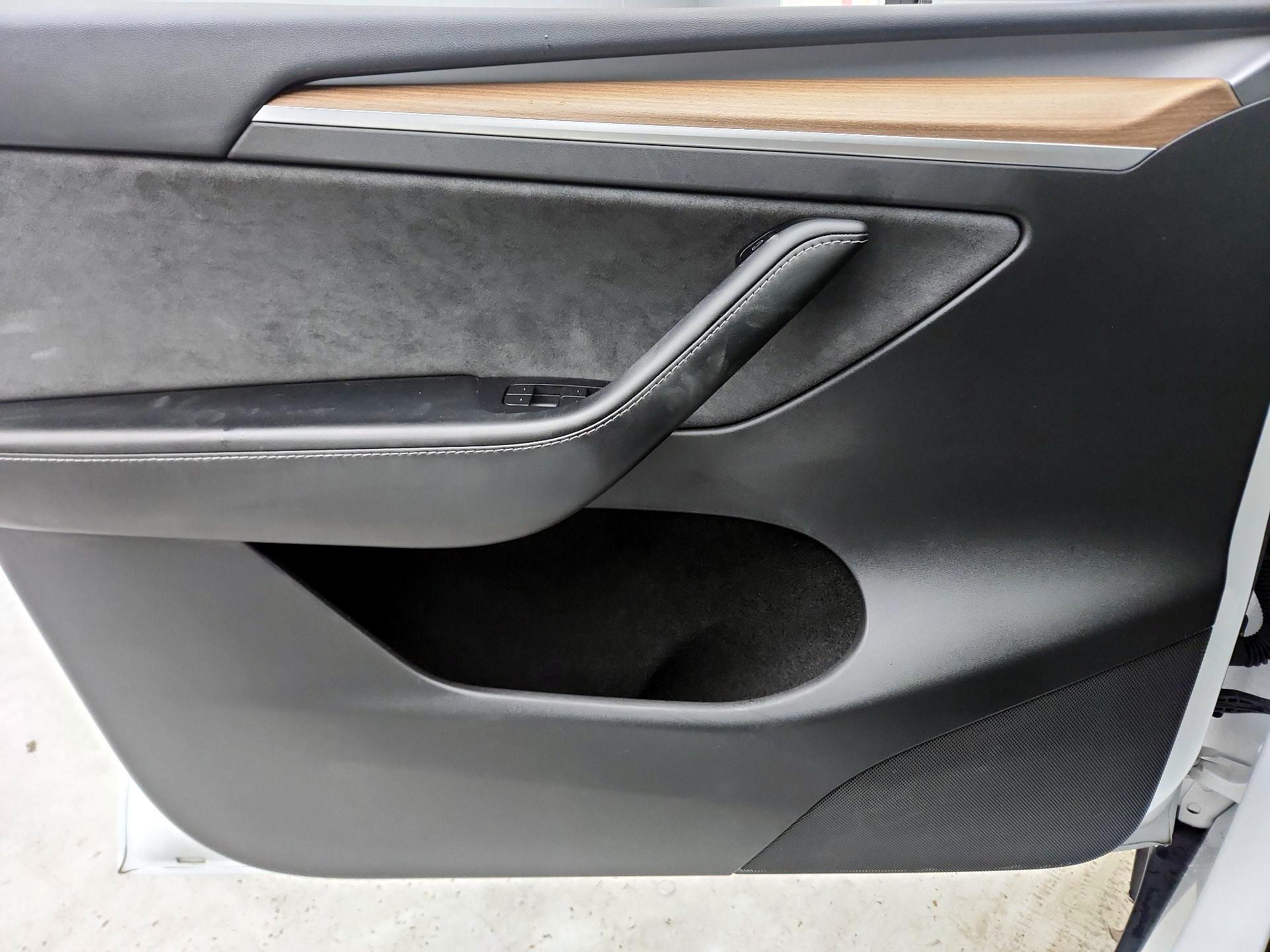 Thumbnail: 2022 Tesla Model Y - 12