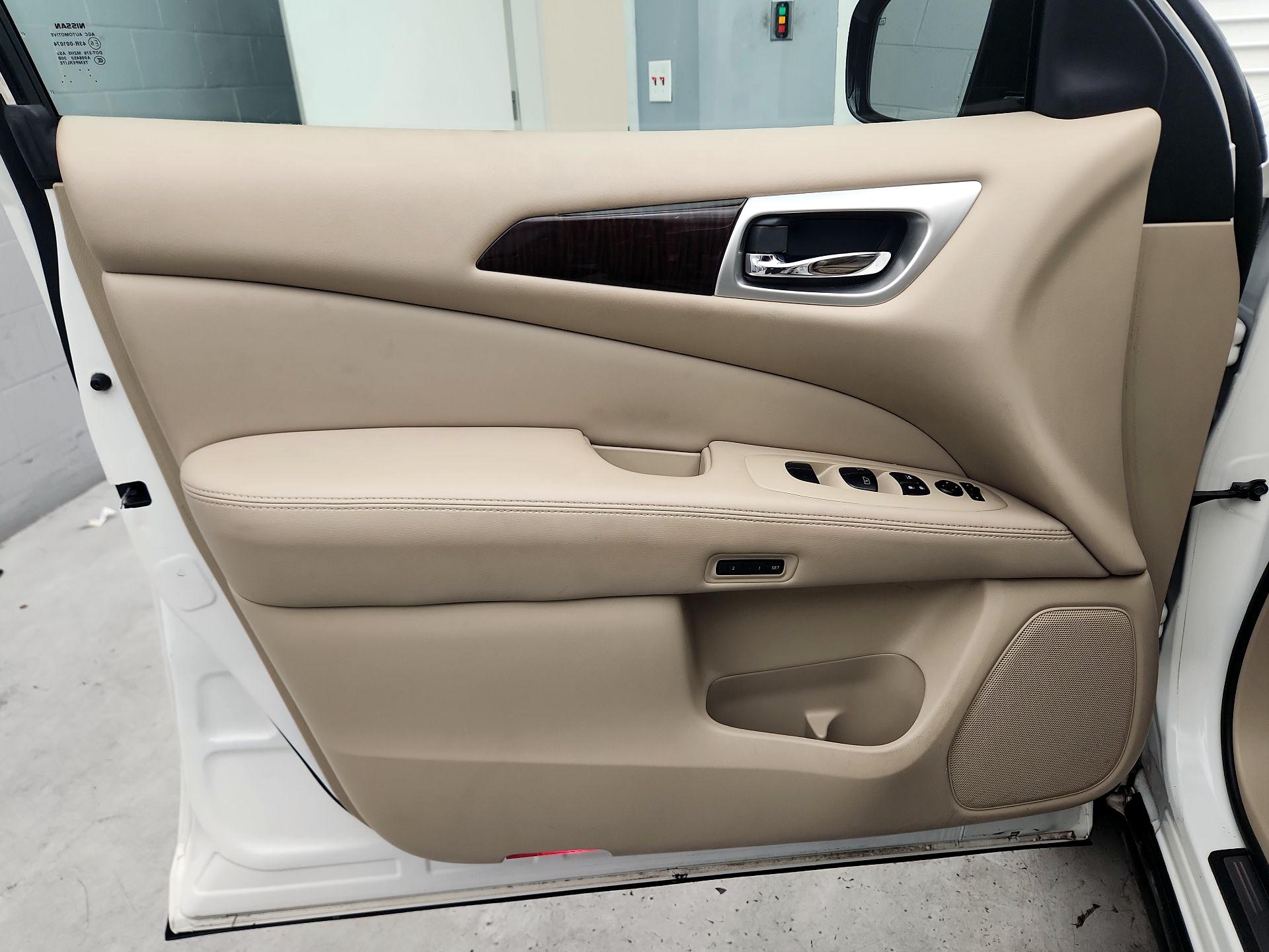 Thumbnail: 2014 Nissan Pathfinder - 12