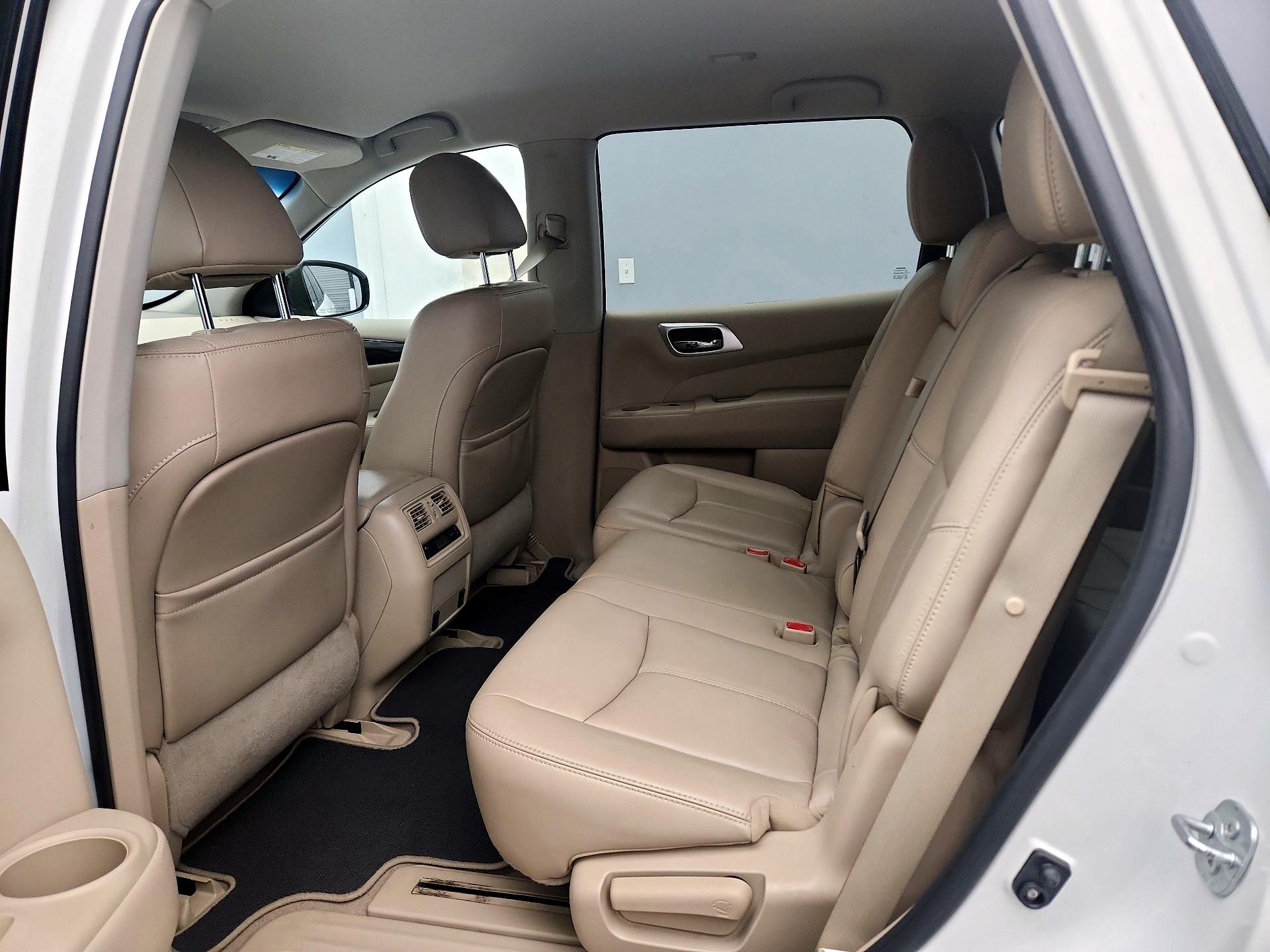 Thumbnail: 2014 Nissan Pathfinder - 18
