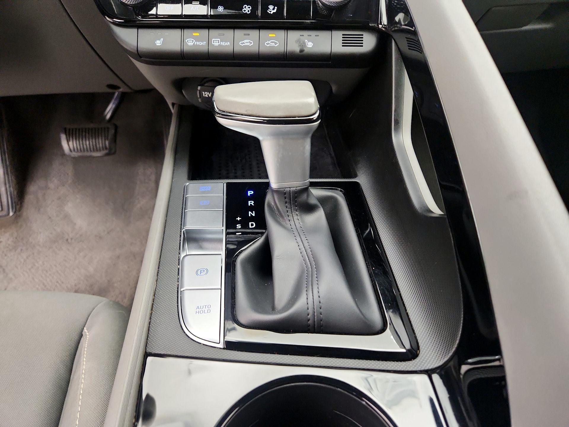Thumbnail: 2023 Hyundai Elantra - 18