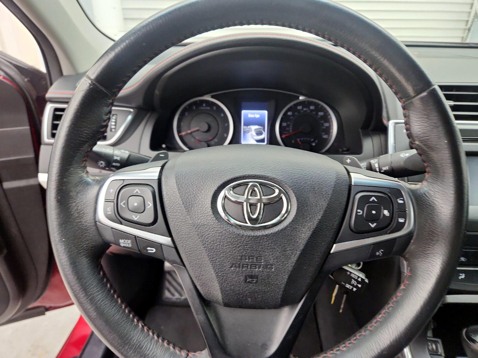 Thumbnail: 2017 Toyota Camry - 10
