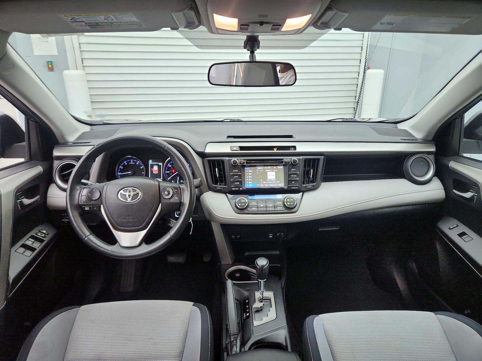 2016 Toyota RAV4 XLE - Photo 10