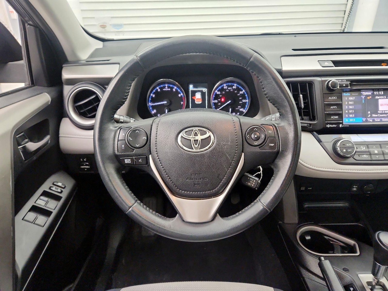 2016 Toyota RAV4 XLE - Photo 11