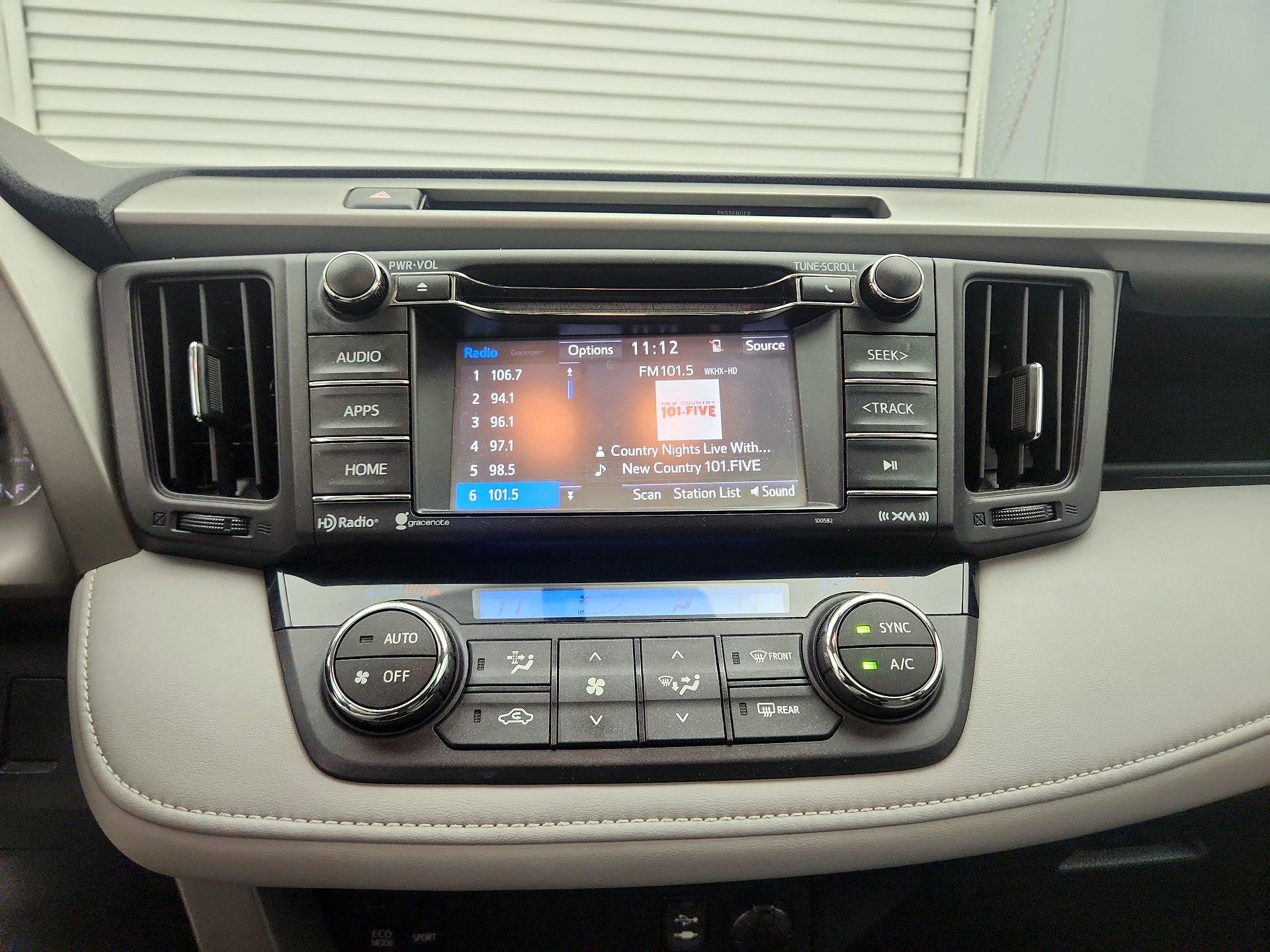 Thumbnail: 2016 Toyota RAV4 - 15