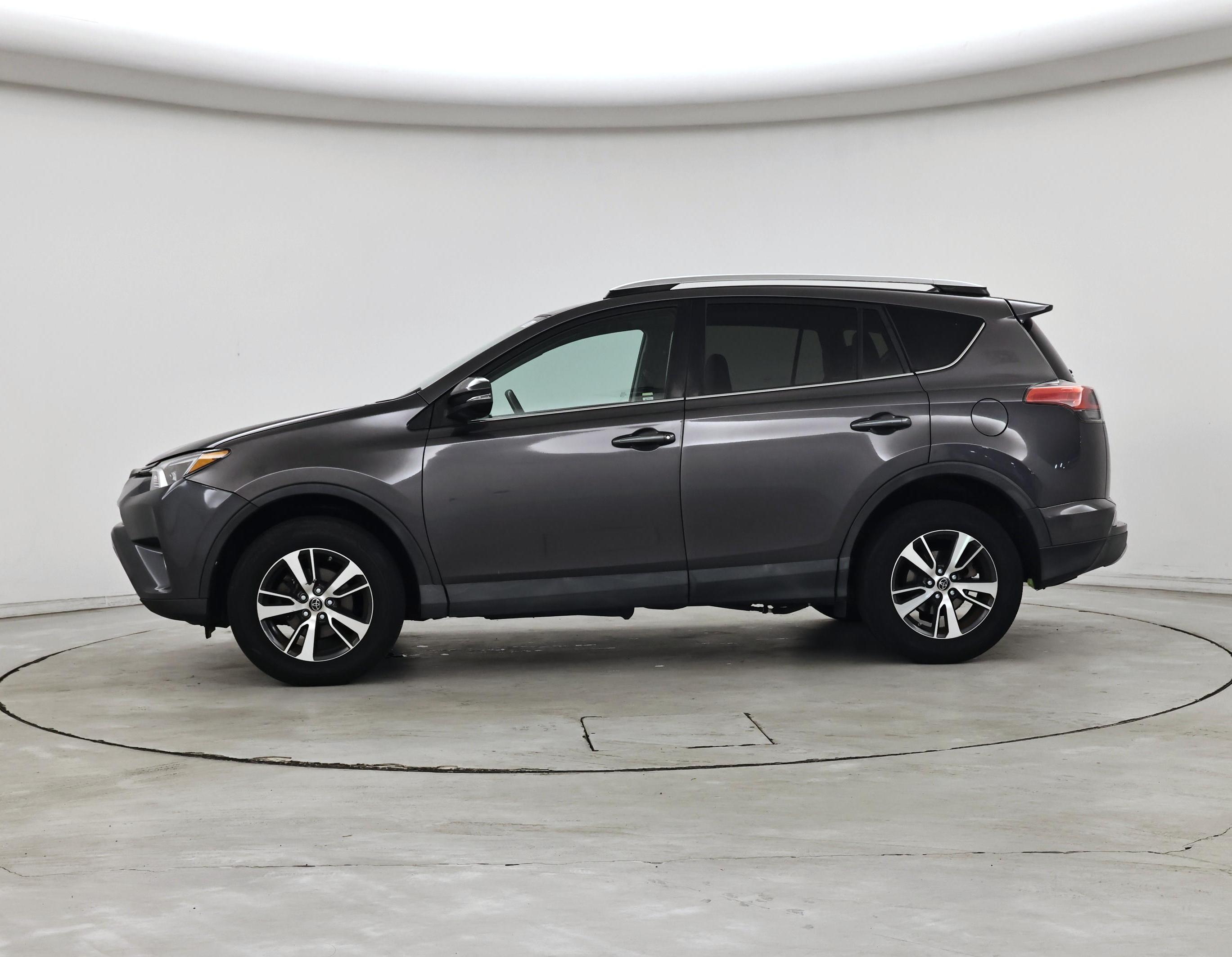 Thumbnail: 2016 Toyota RAV4 - 3