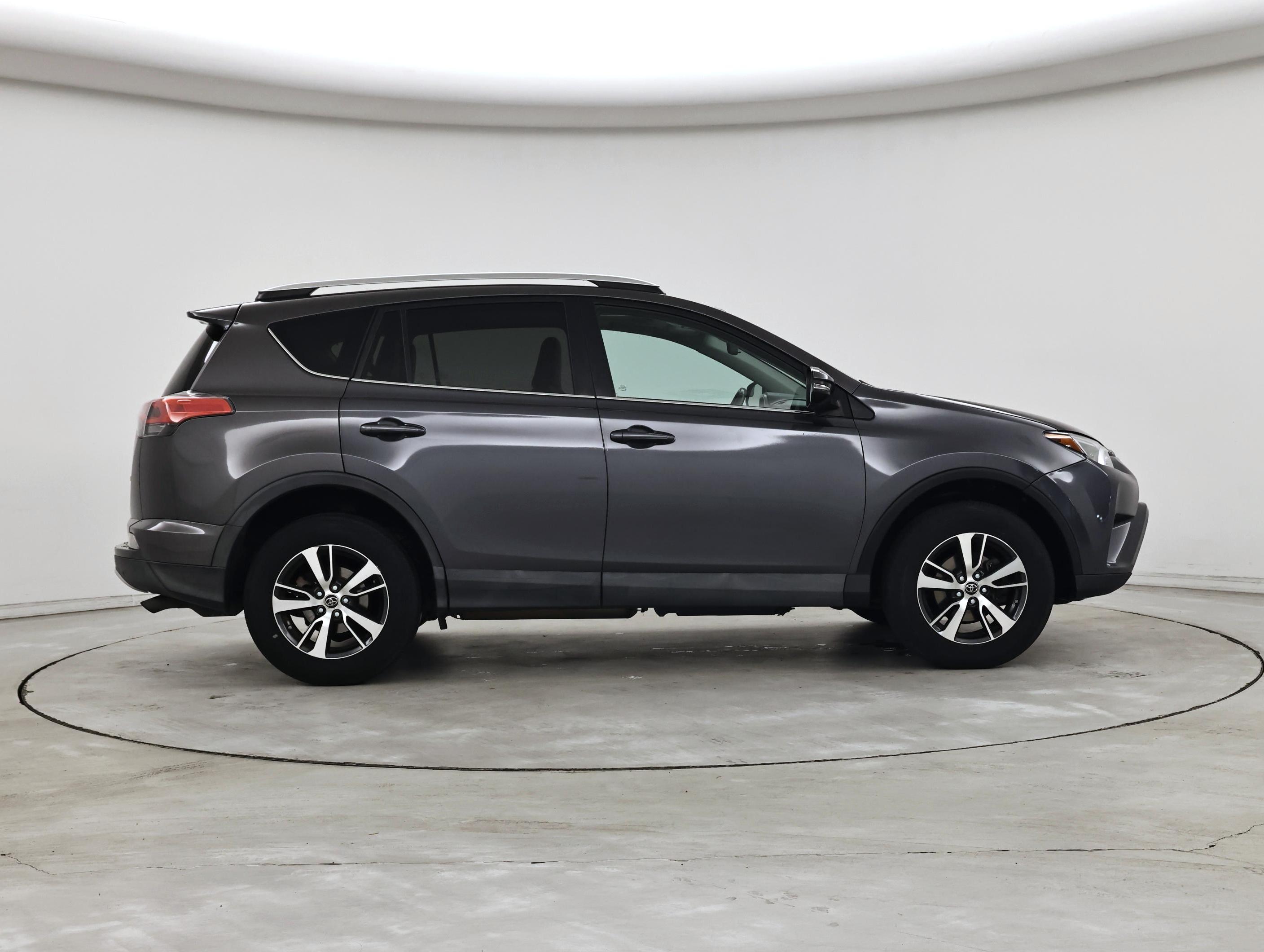 Thumbnail: 2016 Toyota RAV4 - 7