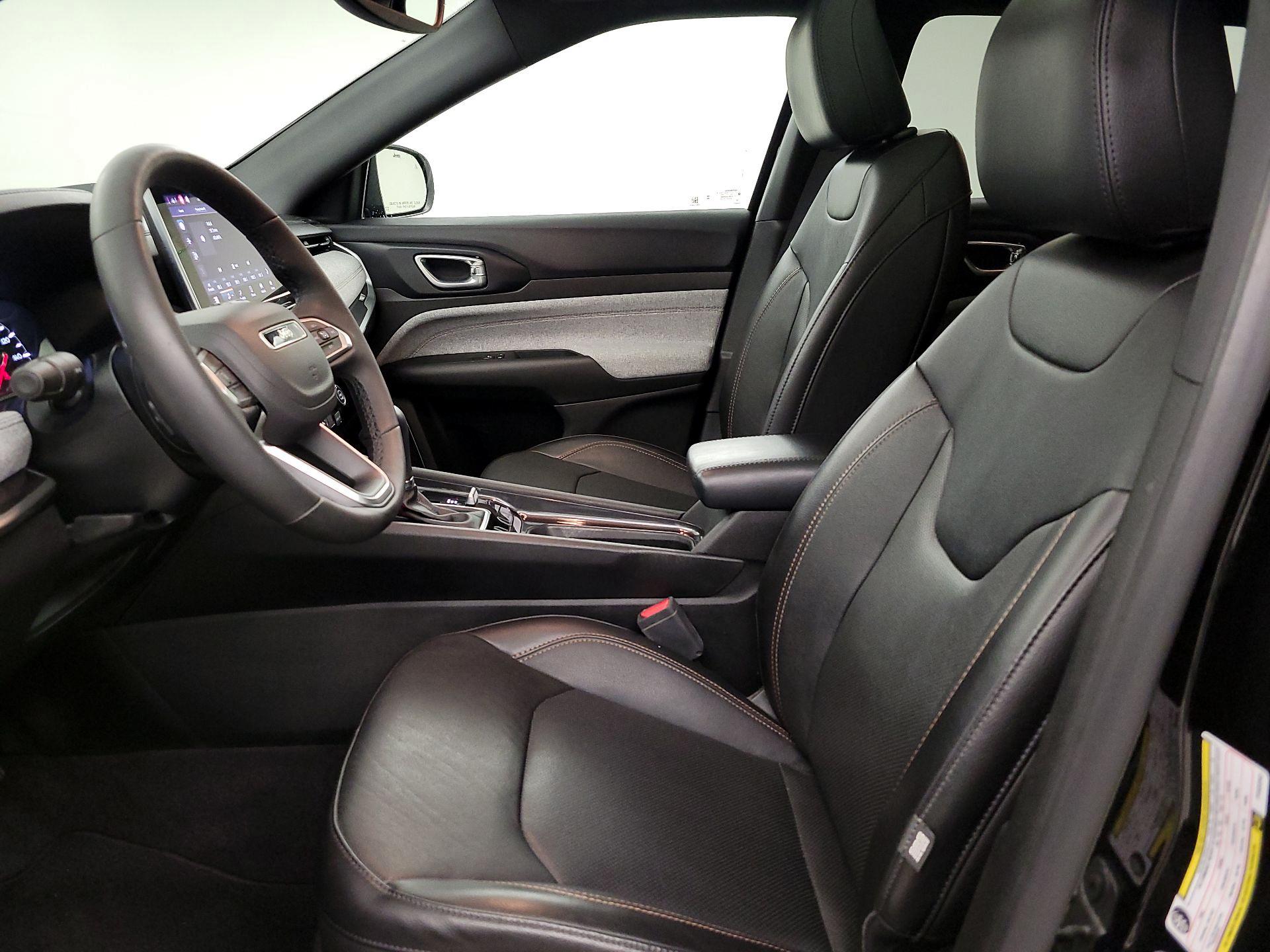Thumbnail: 2023 Jeep Compass - 11