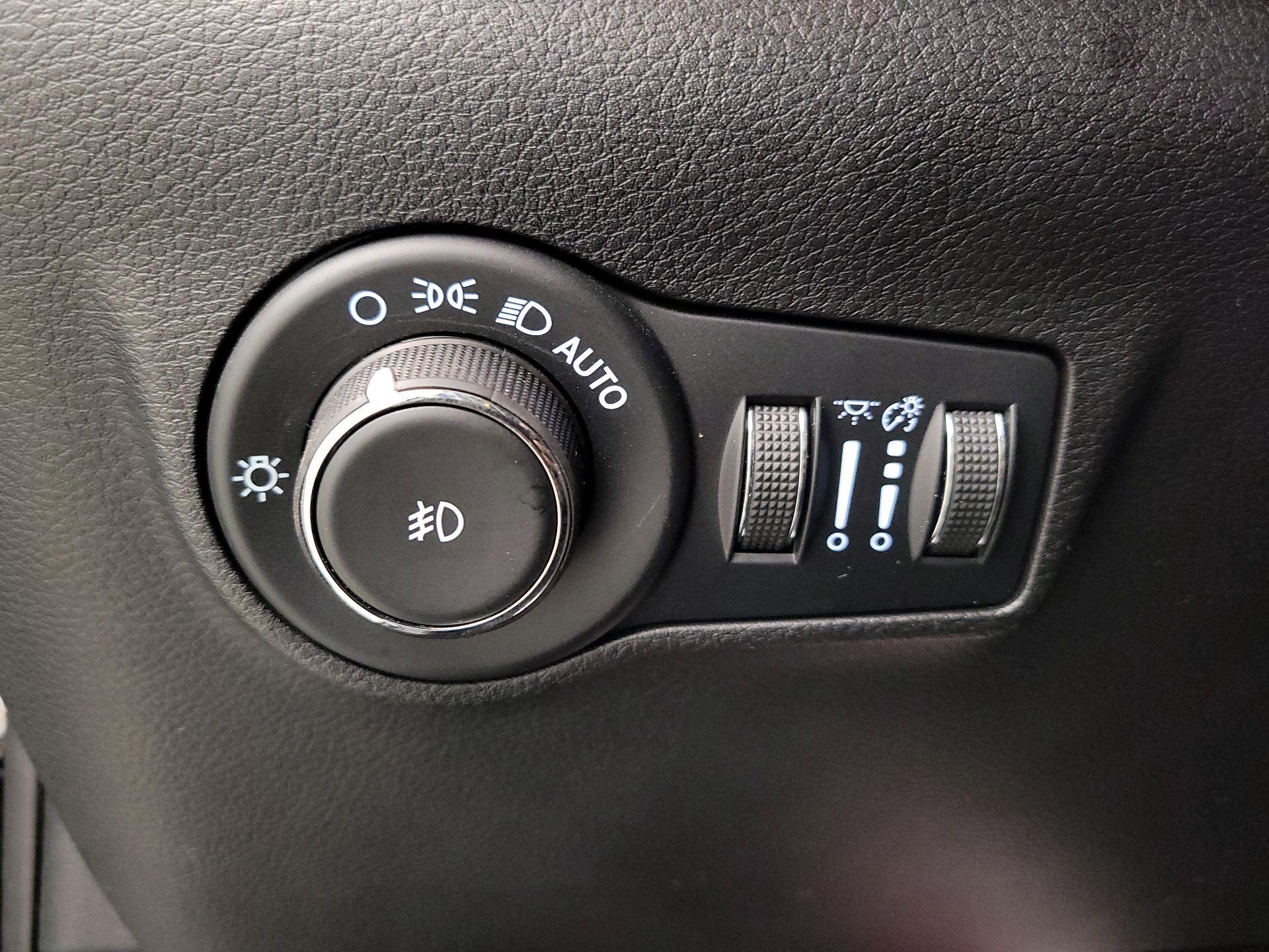 Thumbnail: 2023 Jeep Compass - 13