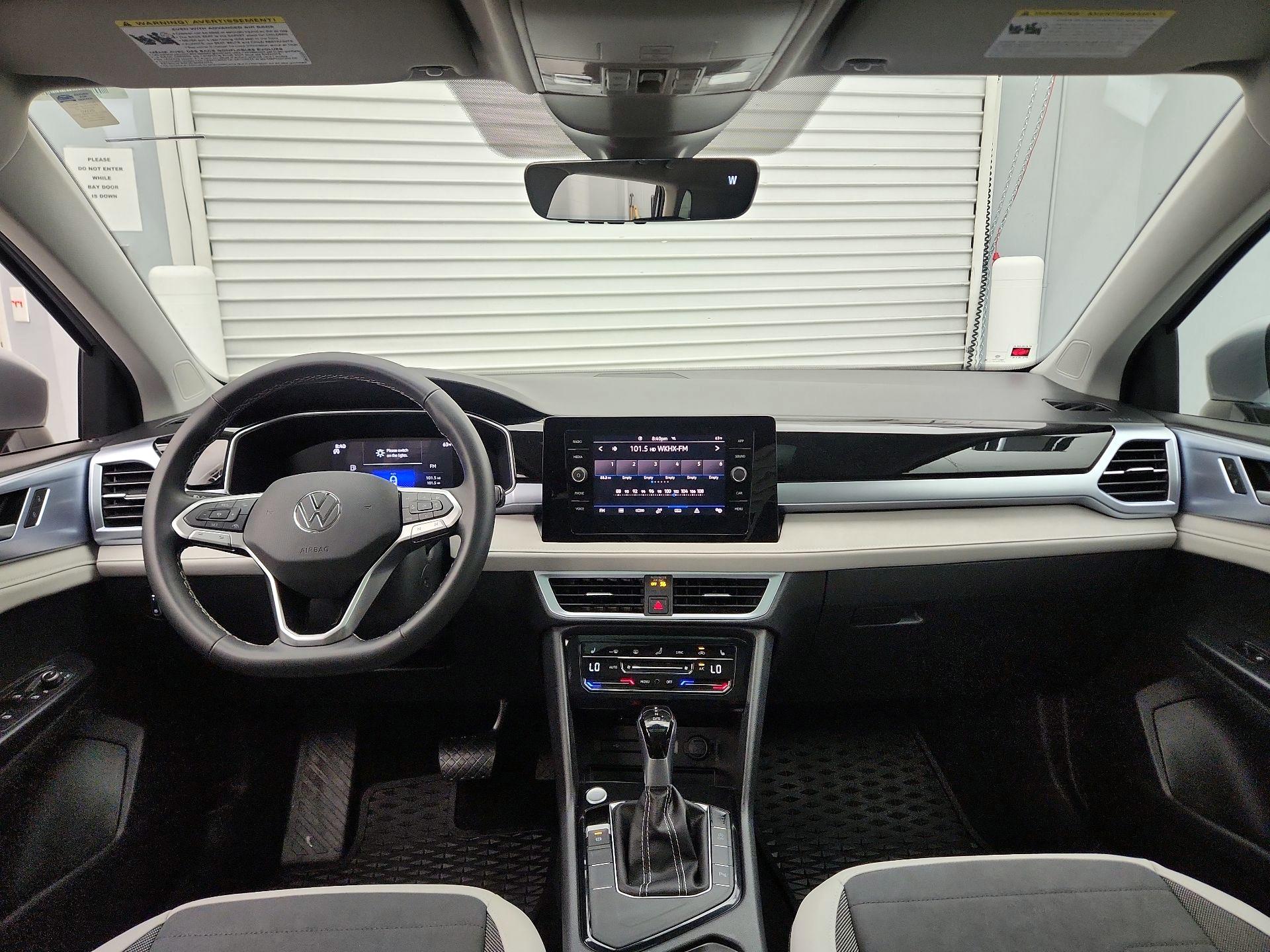 Thumbnail: 2025 Volkswagen Taos - 9
