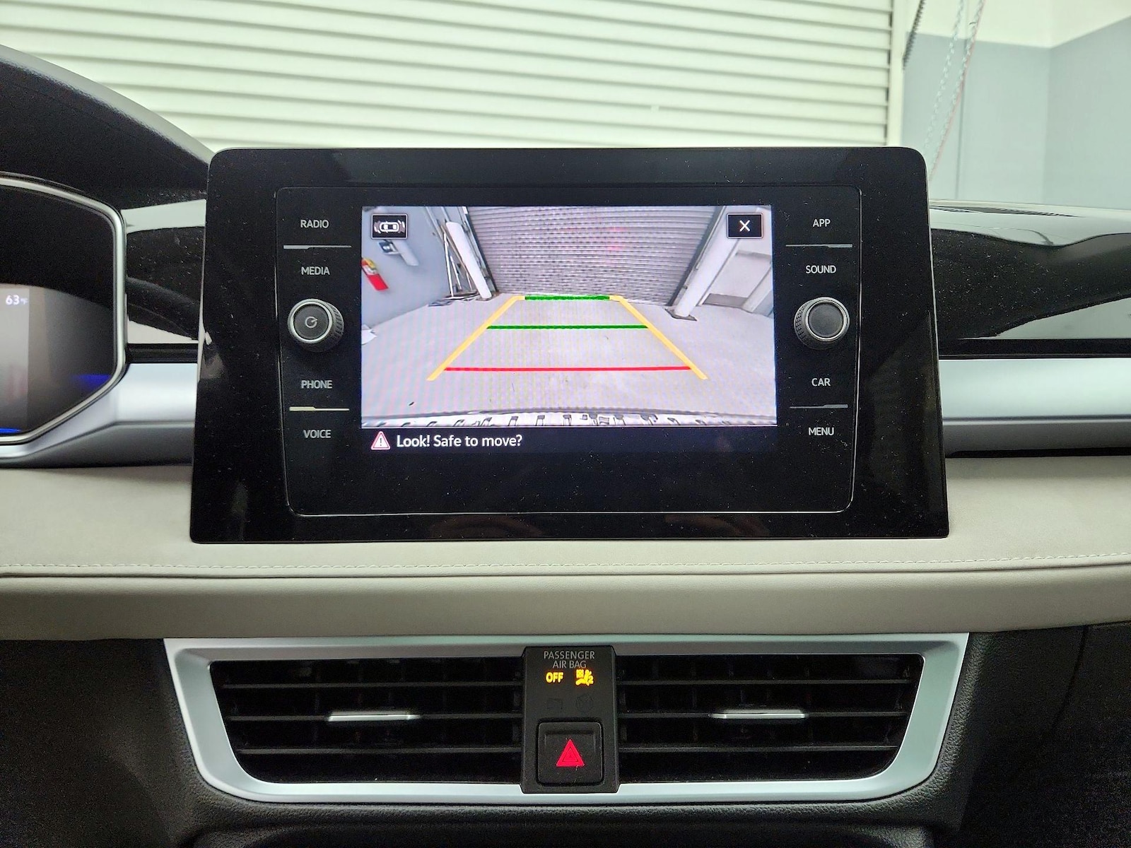 2025 Volkswagen Taos SE - Photo 15