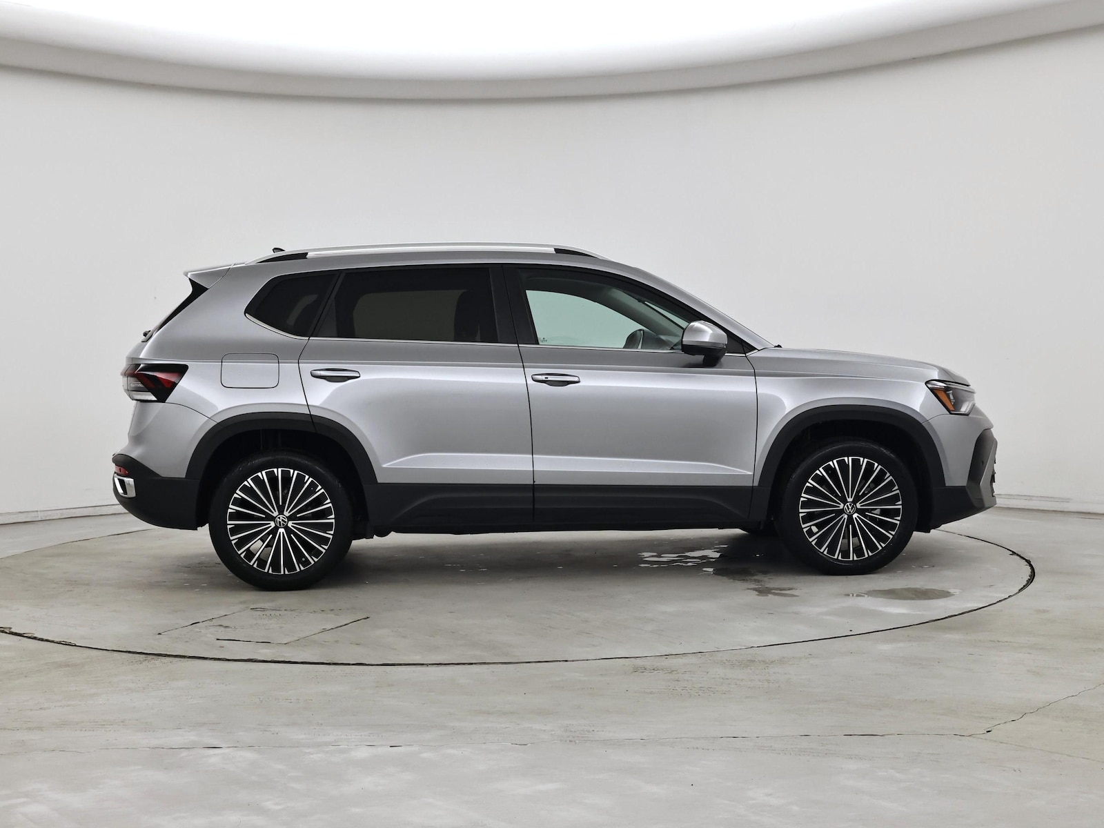 2025 Volkswagen Taos SE - Photo 8