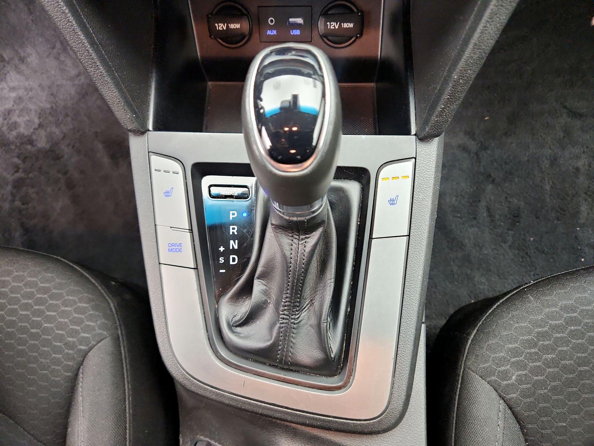 Thumbnail: 2020 Hyundai Elantra - 17