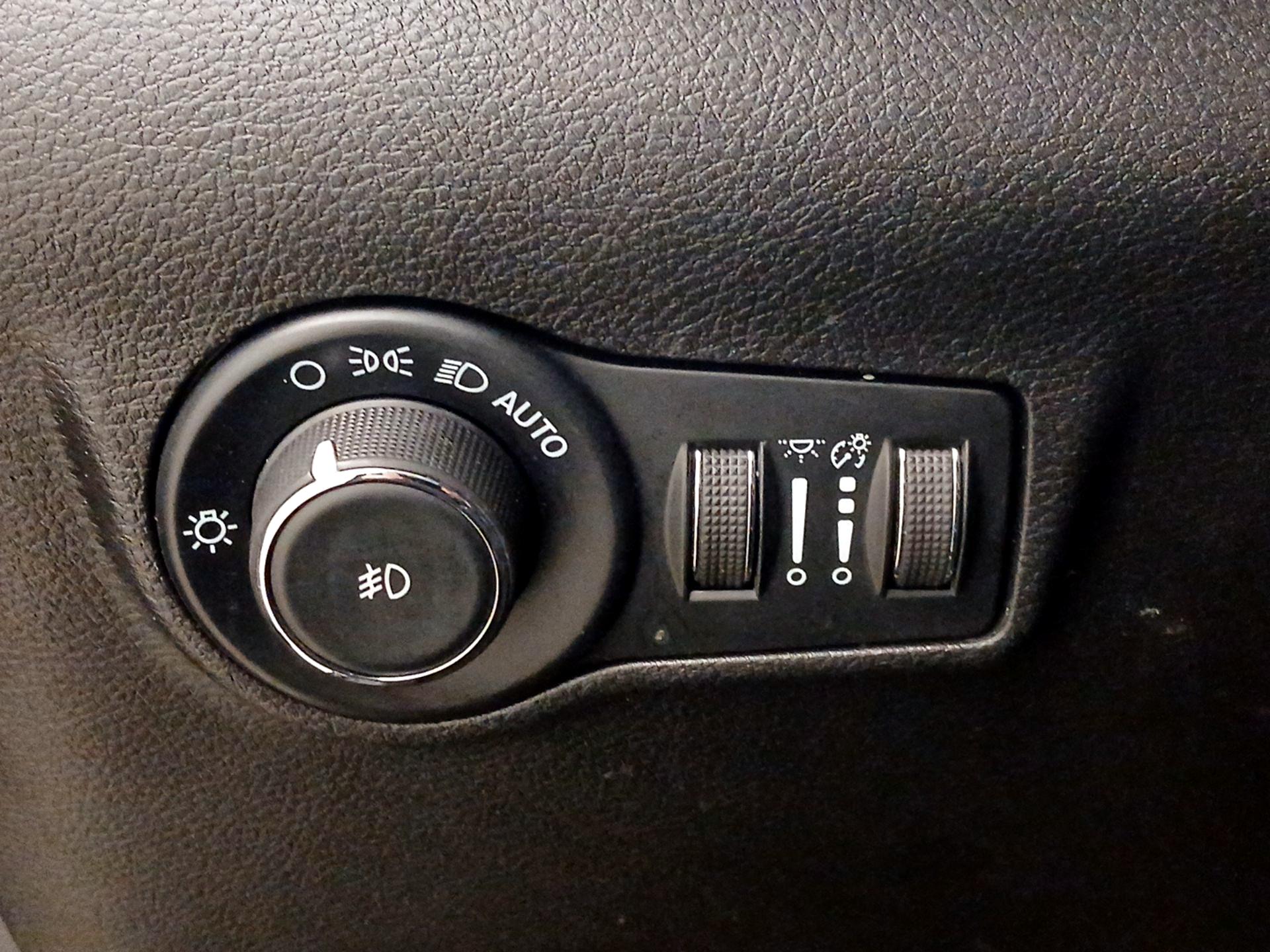Thumbnail: 2022 Jeep Compass - 13