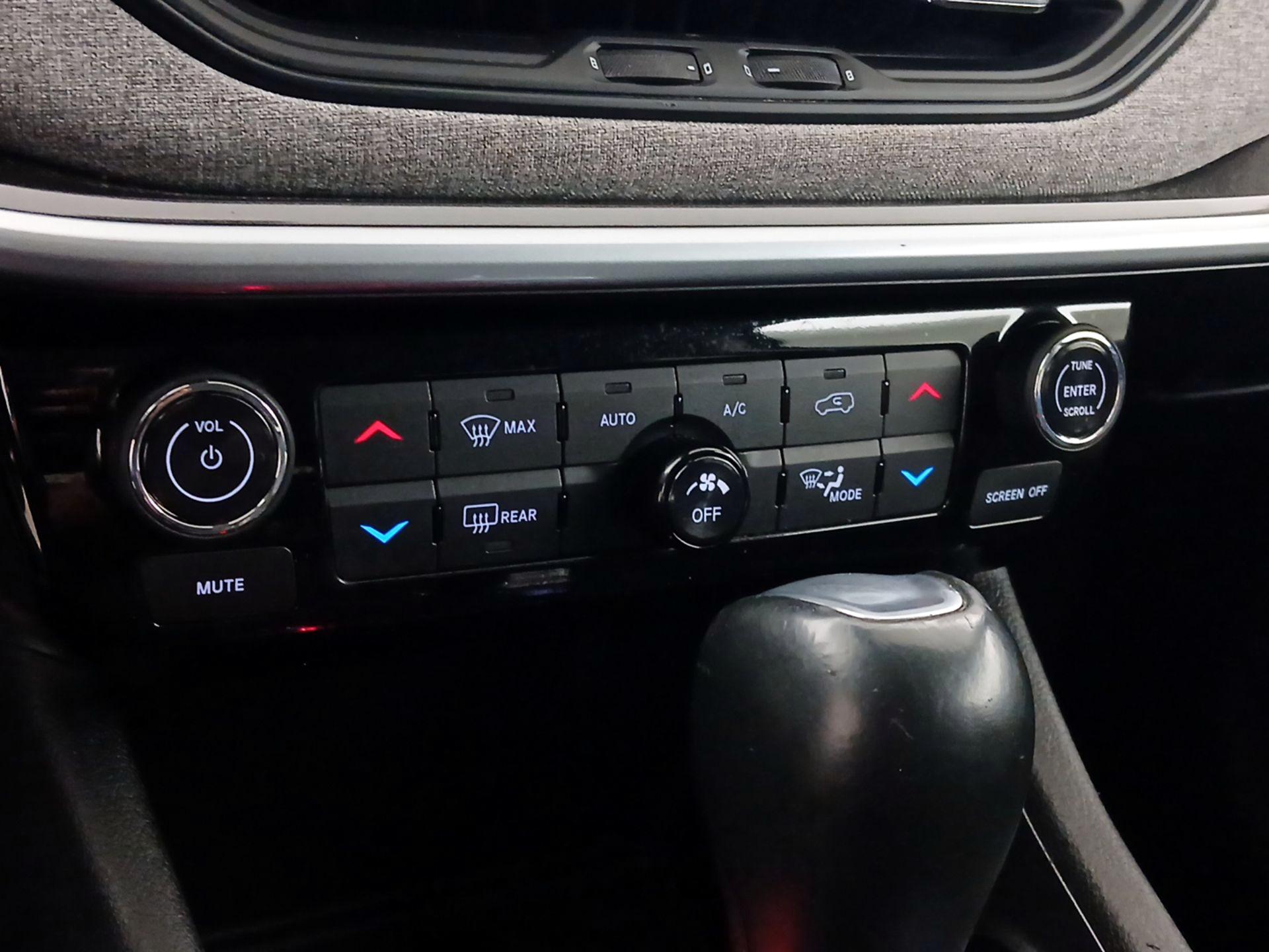 Thumbnail: 2022 Jeep Compass - 16