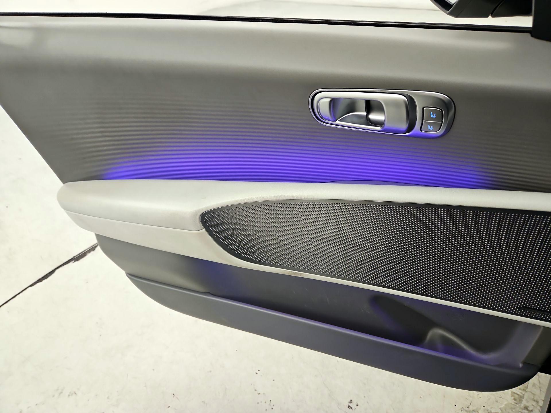Thumbnail: 2023 Hyundai Ioniq 6 - 12