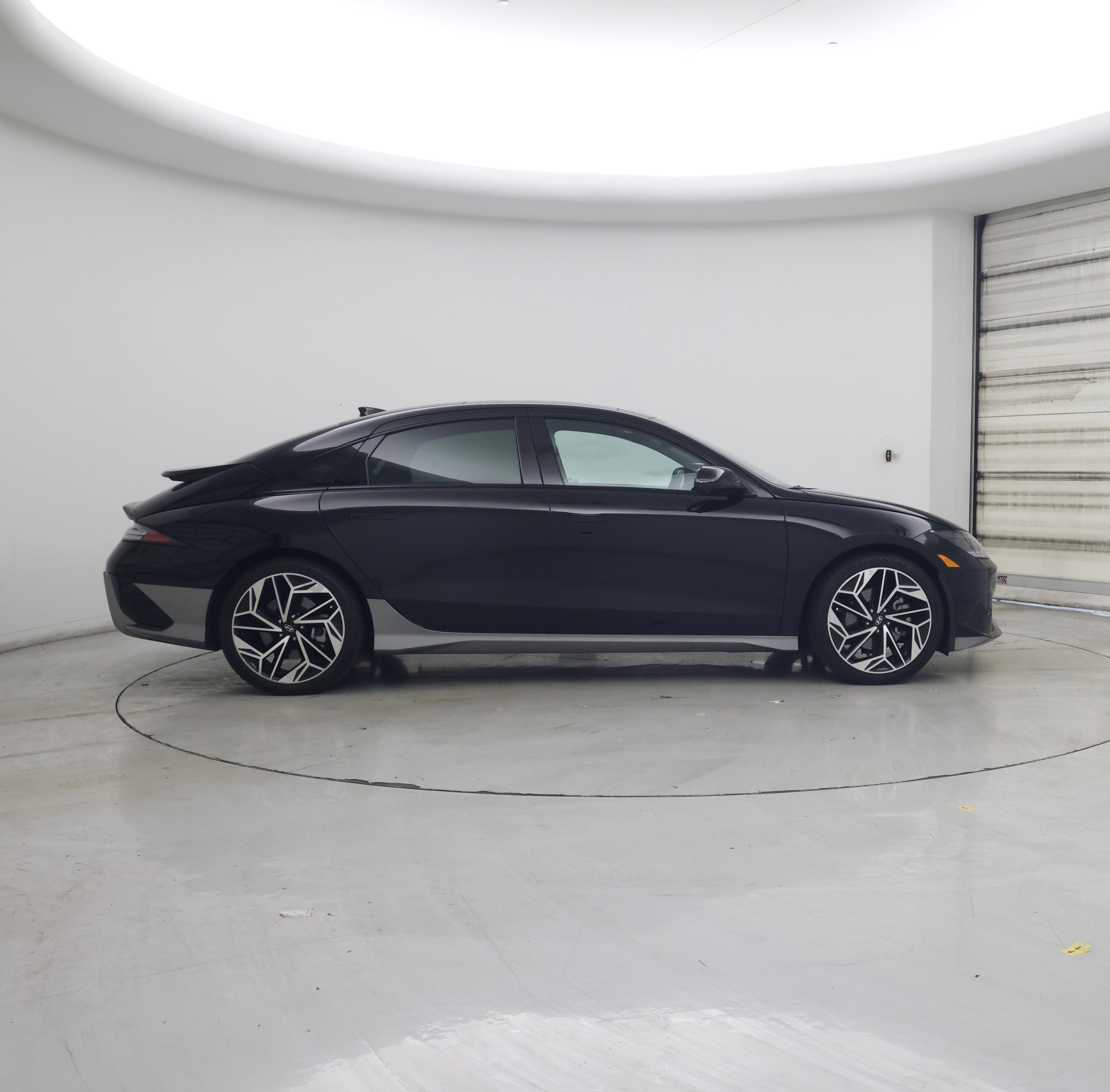 Thumbnail: 2023 Hyundai Ioniq 6 - 7