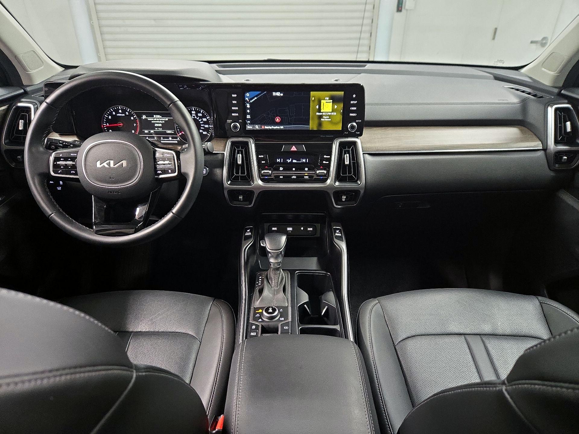 Thumbnail: 2023 Kia Sorento - 9