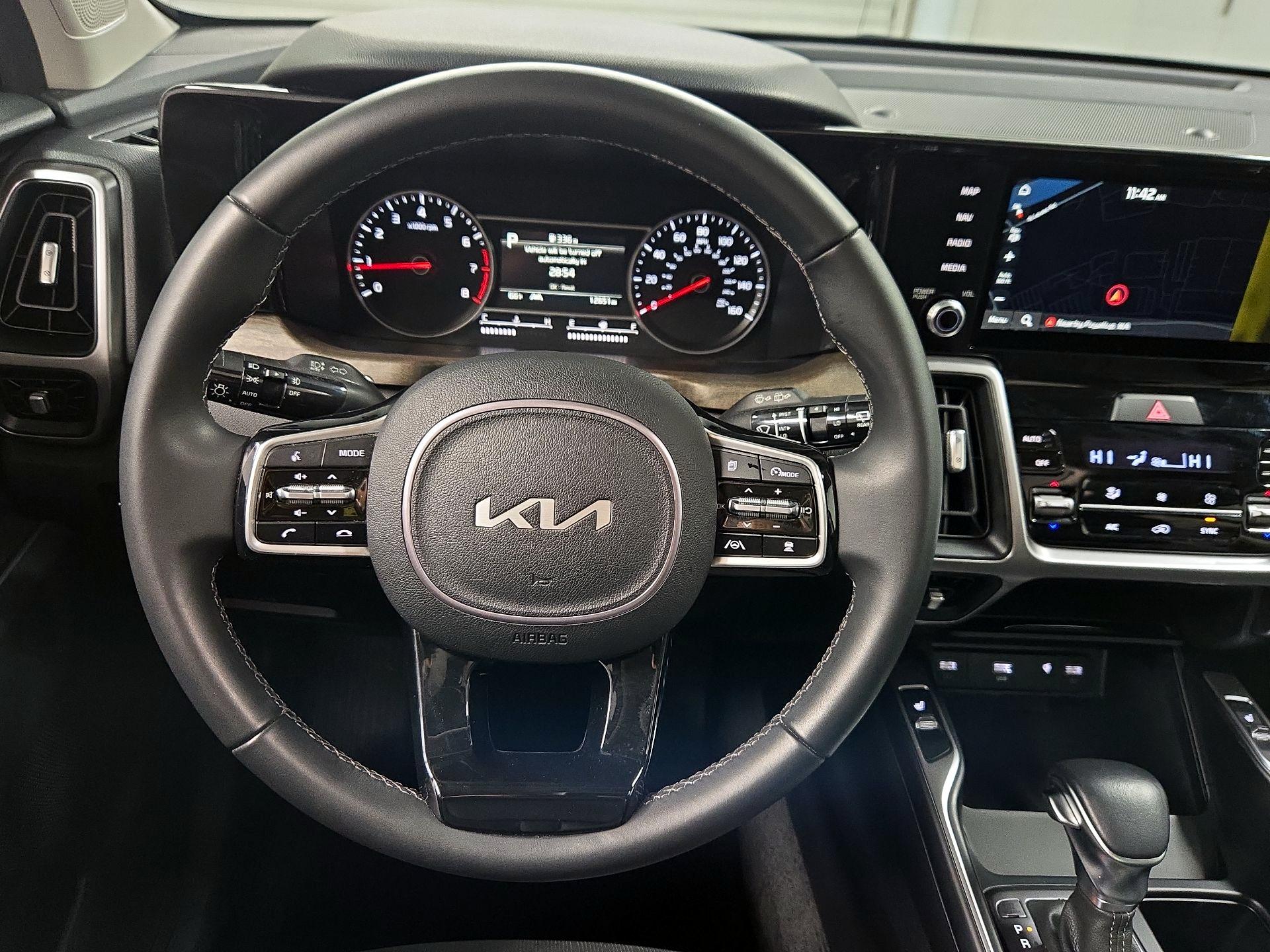 Thumbnail: 2023 Kia Sorento - 10