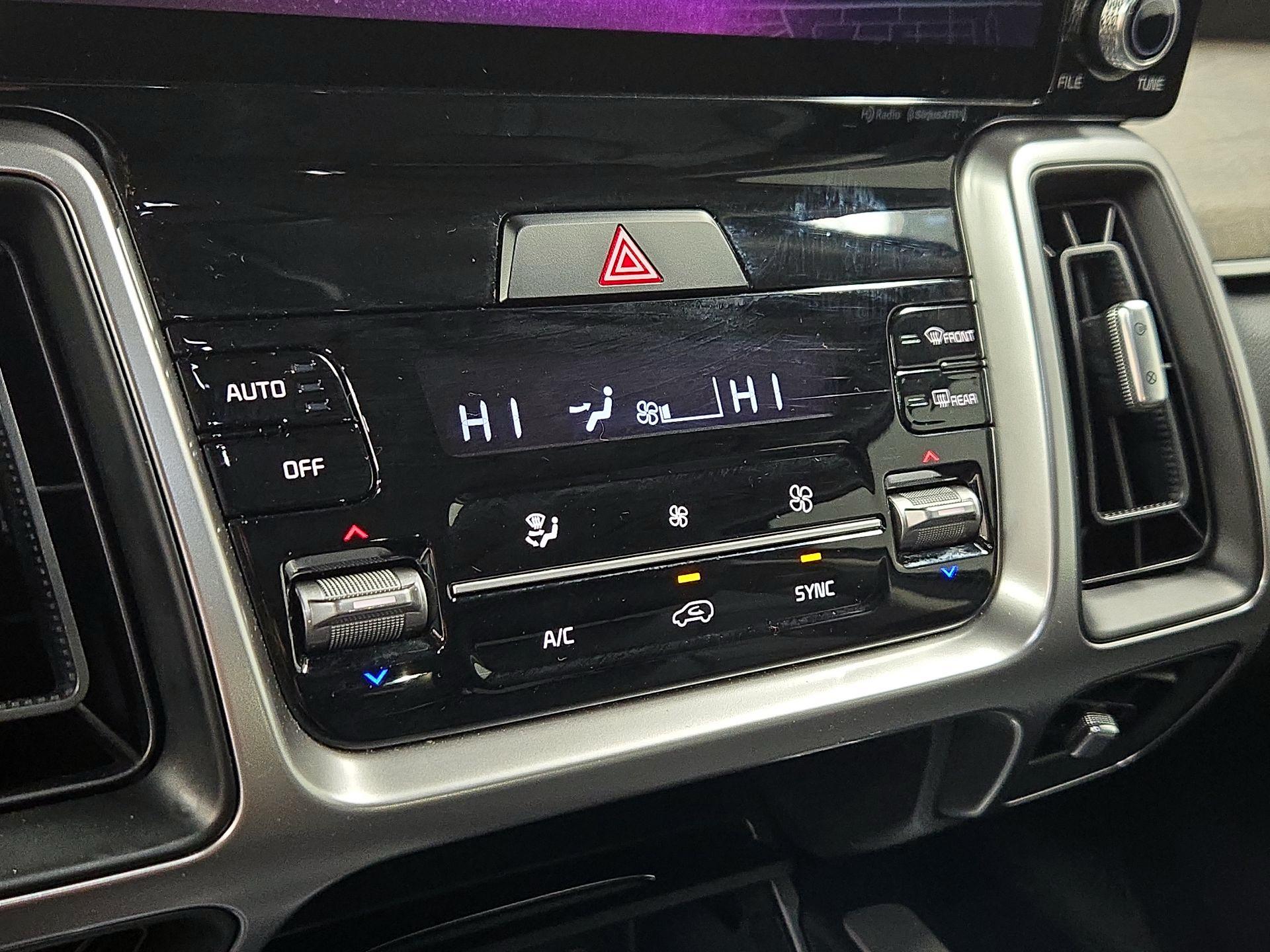 Thumbnail: 2023 Kia Sorento - 17