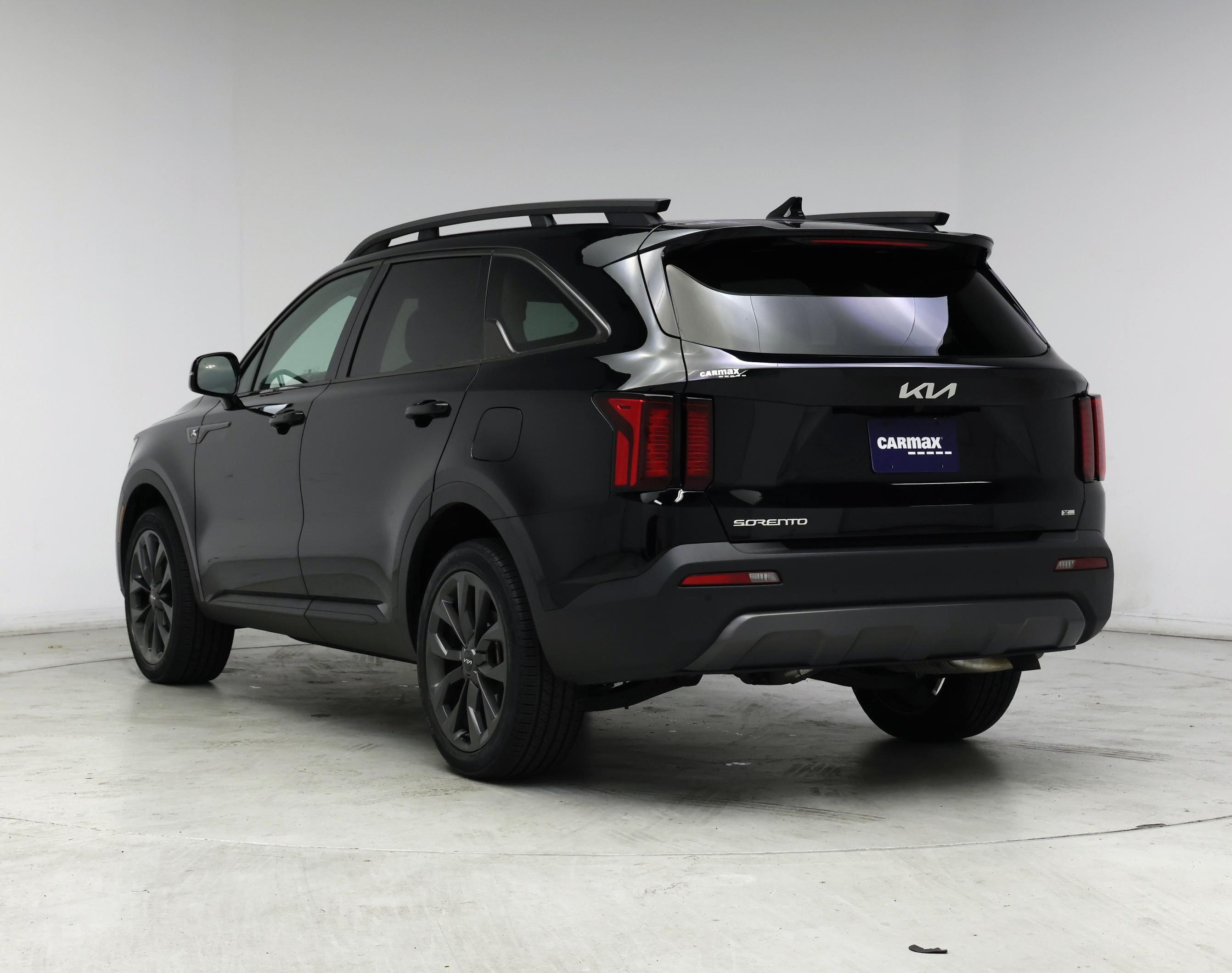 Thumbnail: 2023 Kia Sorento - 2
