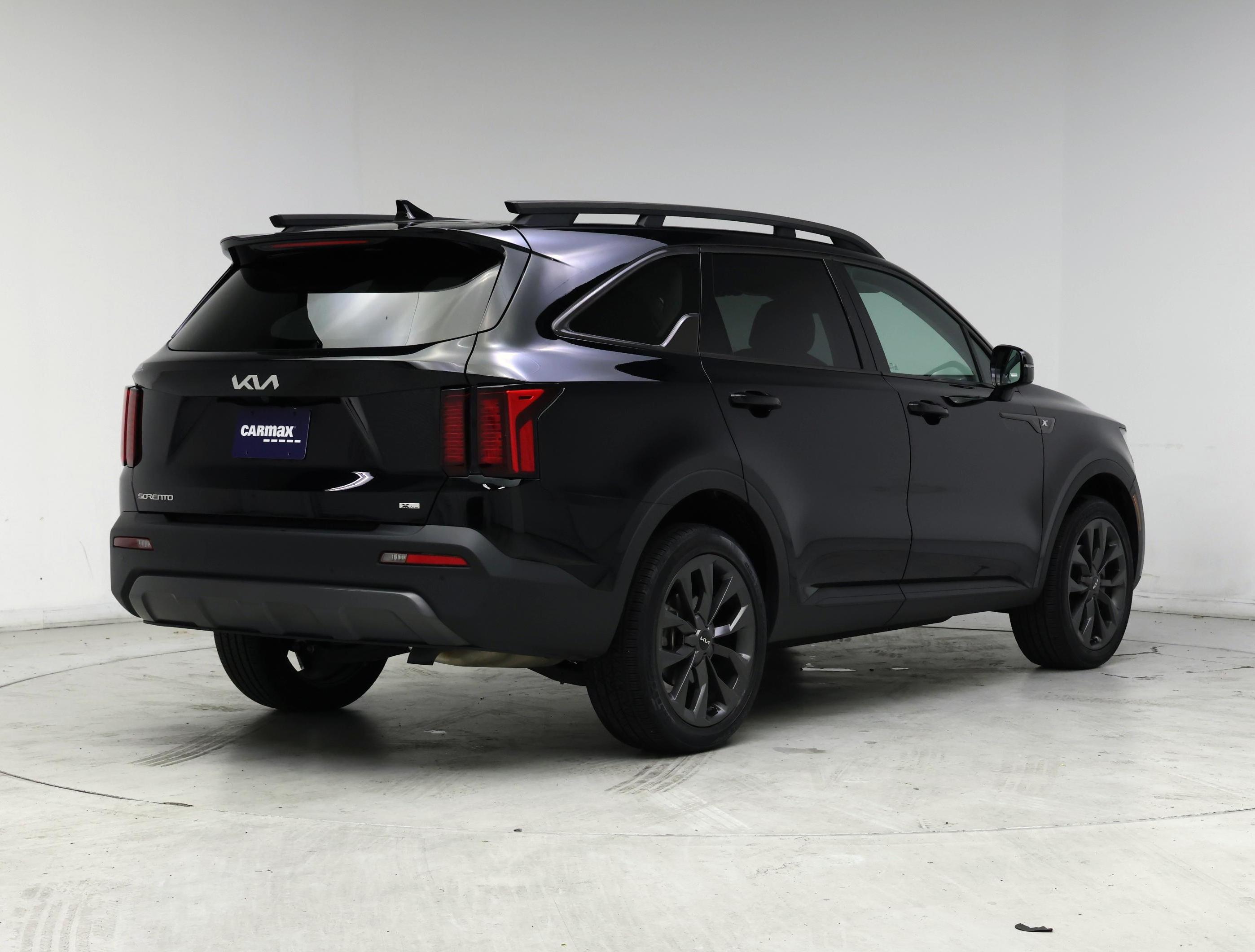 Thumbnail: 2023 Kia Sorento - 8