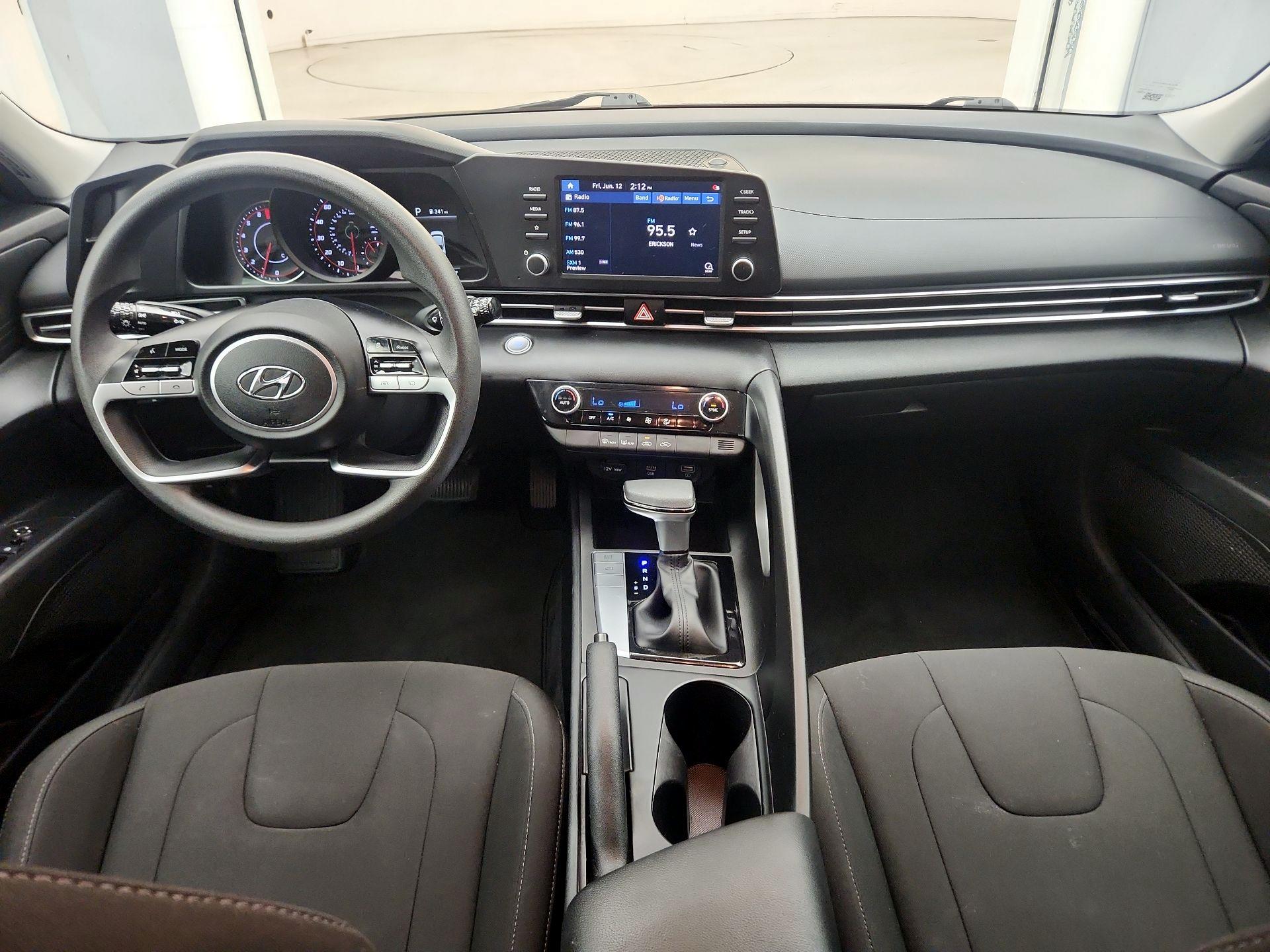 Thumbnail: 2022 Hyundai Elantra - 9