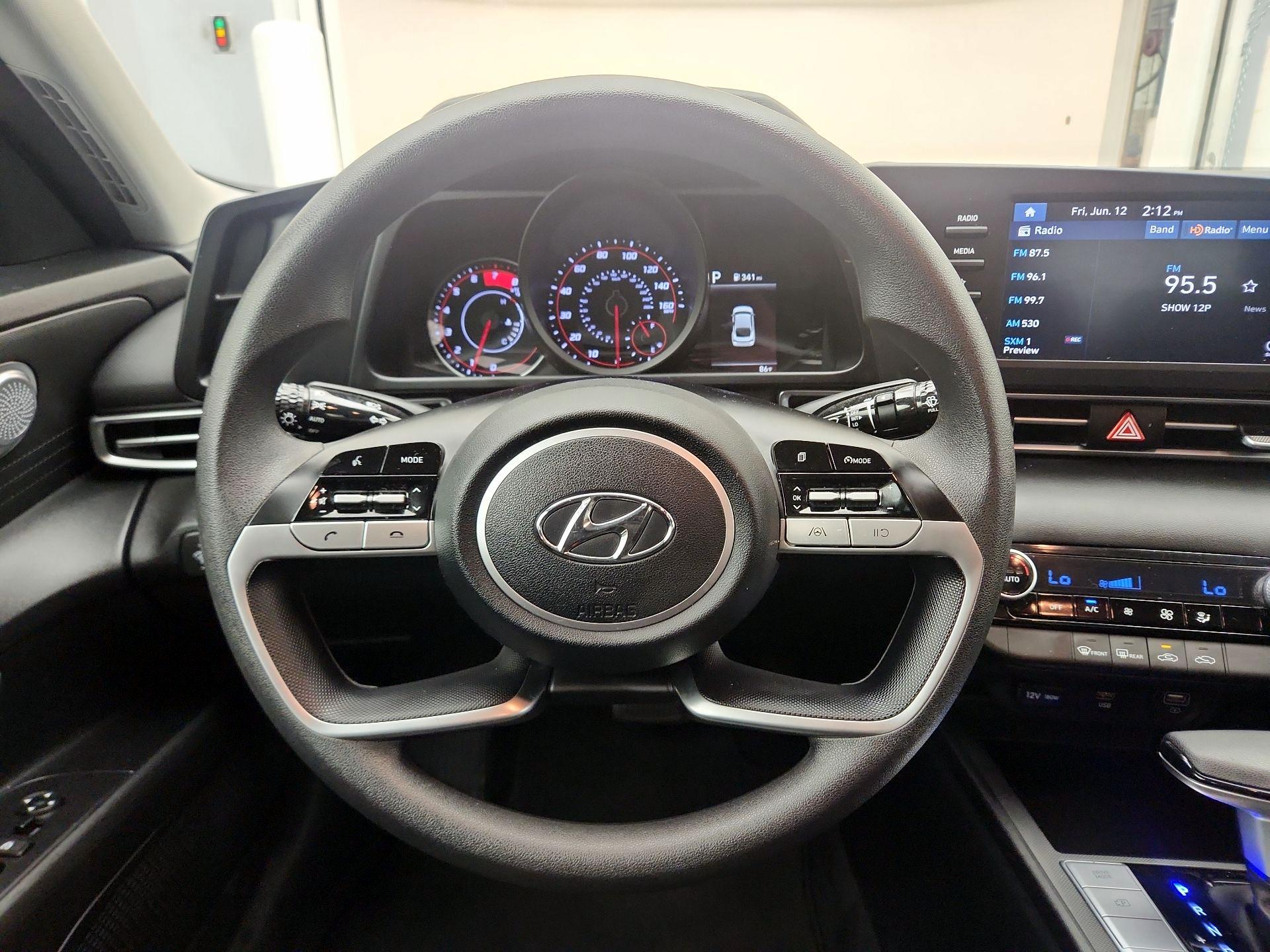 Thumbnail: 2022 Hyundai Elantra - 10
