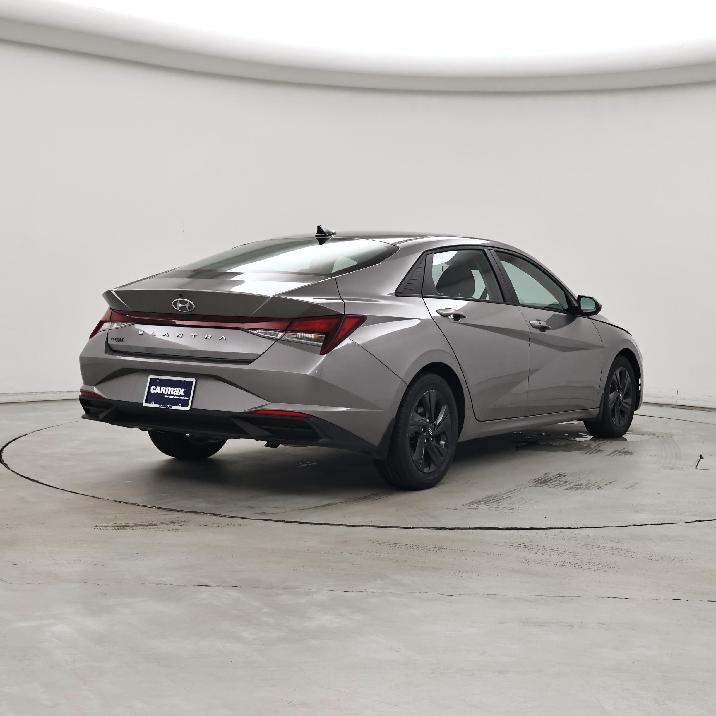 Thumbnail: 2022 Hyundai Elantra - 8