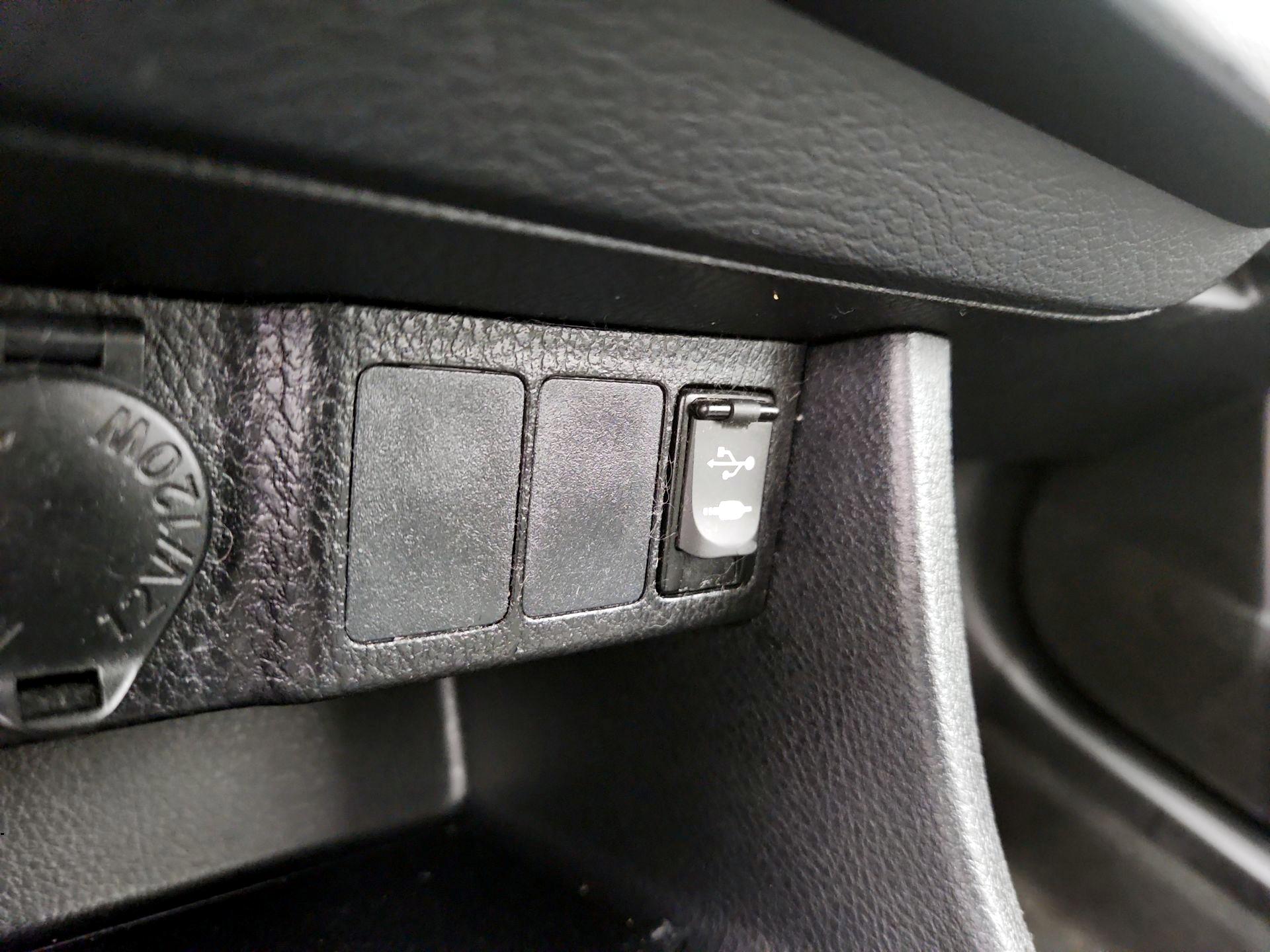 Thumbnail: 2016 Toyota Corolla - 18