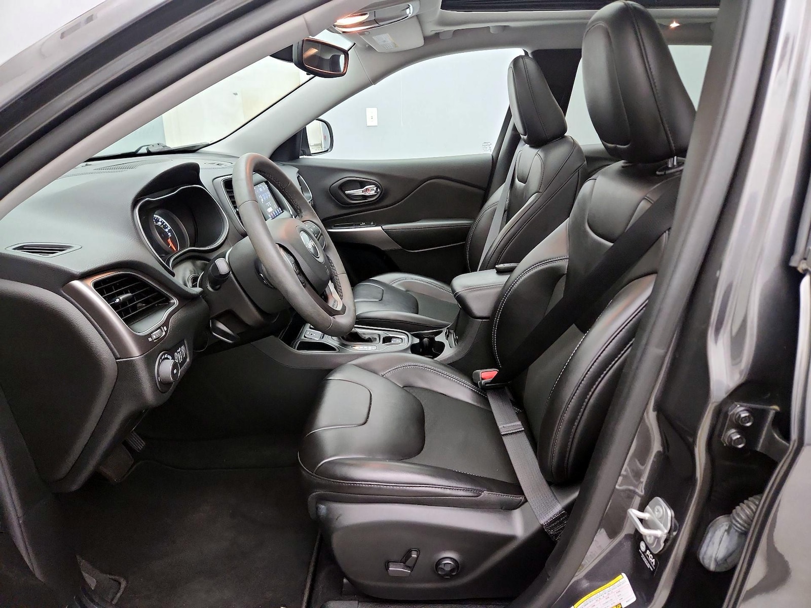 2021 Jeep Cherokee Latitude Plus - Photo 12