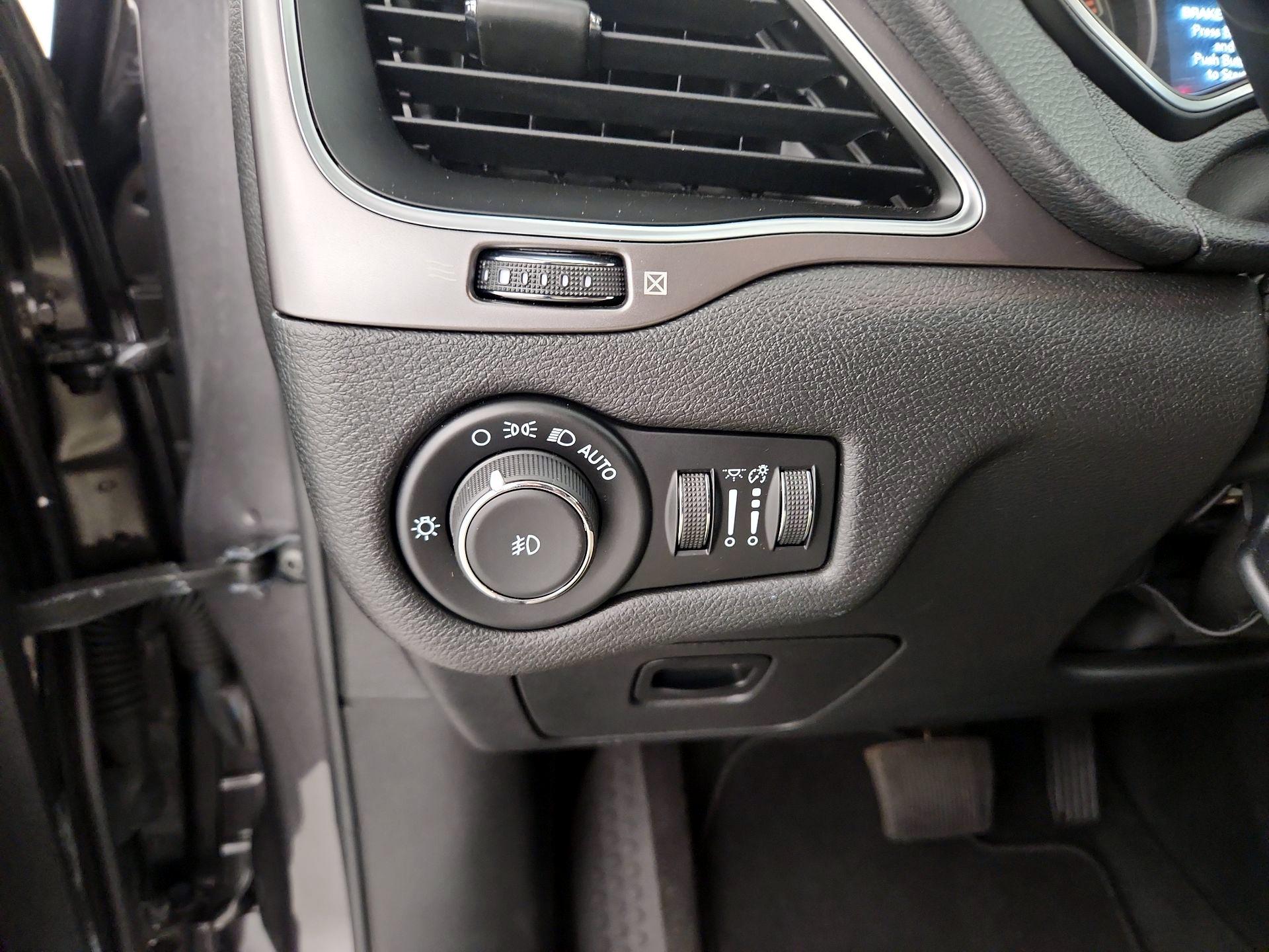 Thumbnail: 2021 Jeep Cherokee - 13
