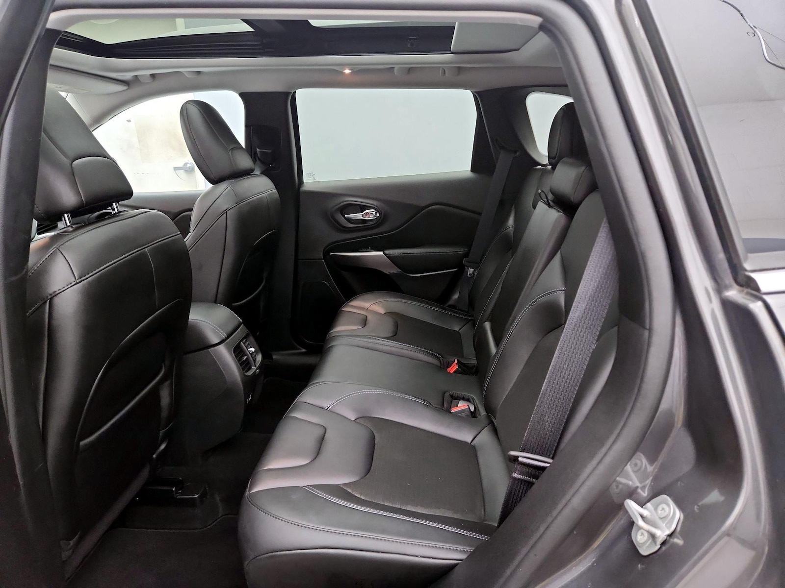 2021 Jeep Cherokee Latitude Plus - Photo 21