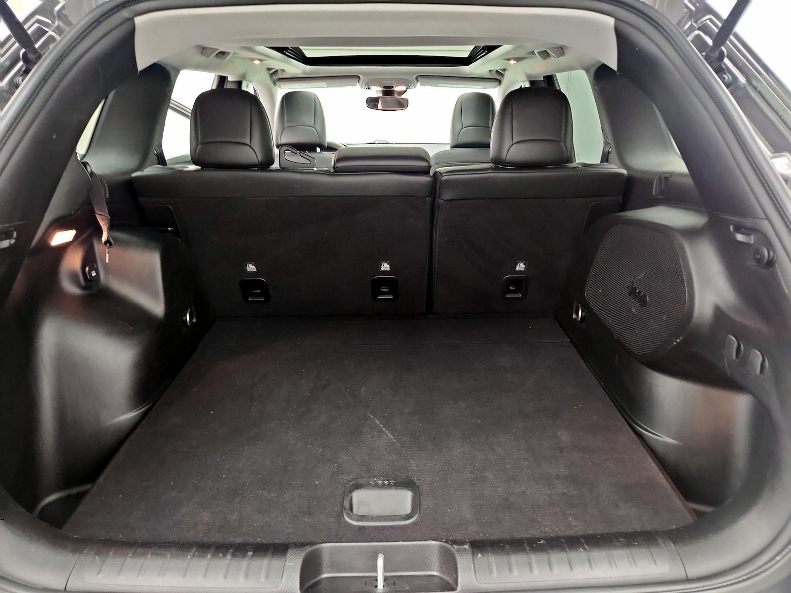 2021 Jeep Cherokee Latitude Plus - Photo 22
