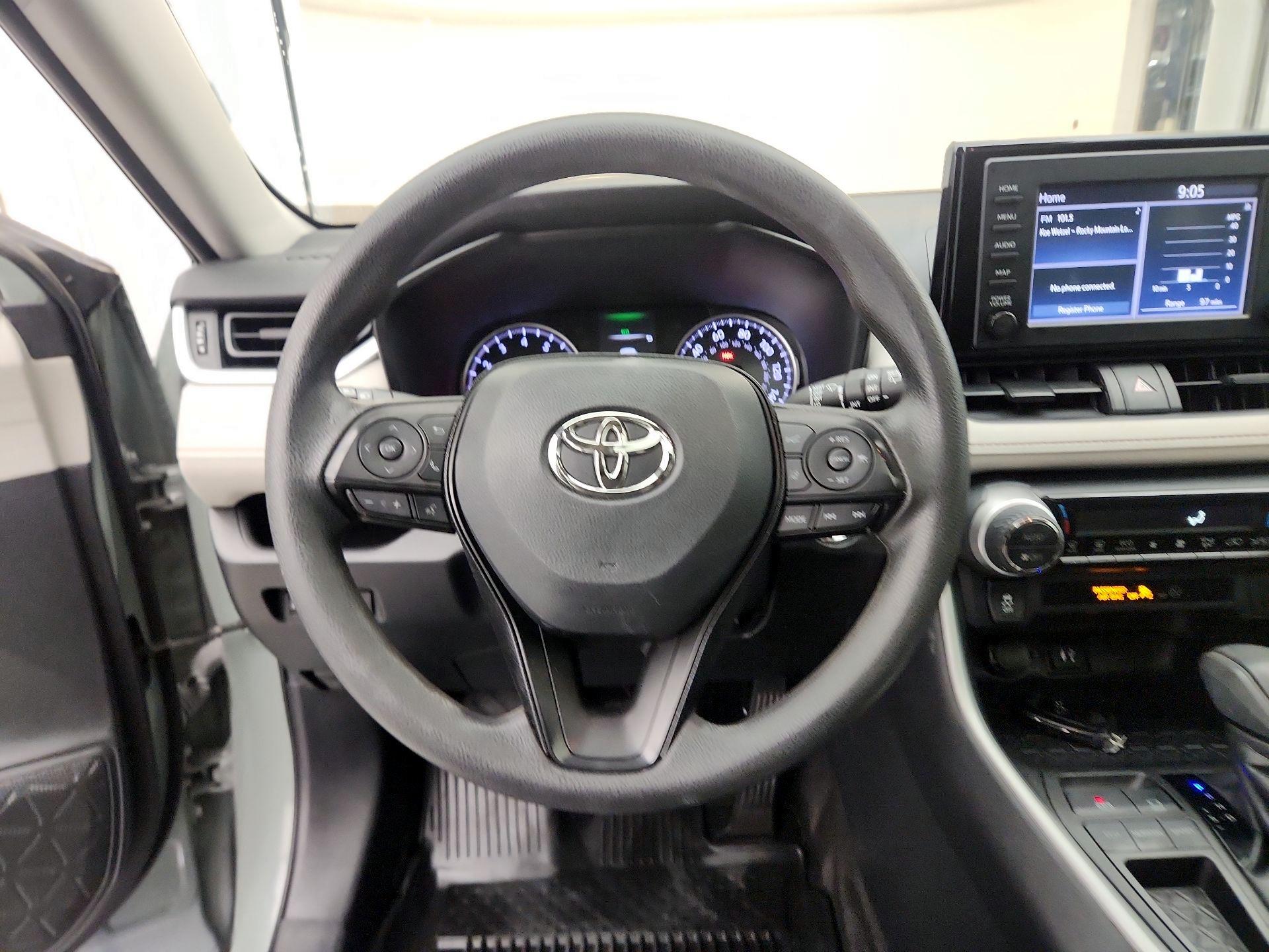 Thumbnail: 2019 Toyota RAV4 - 10