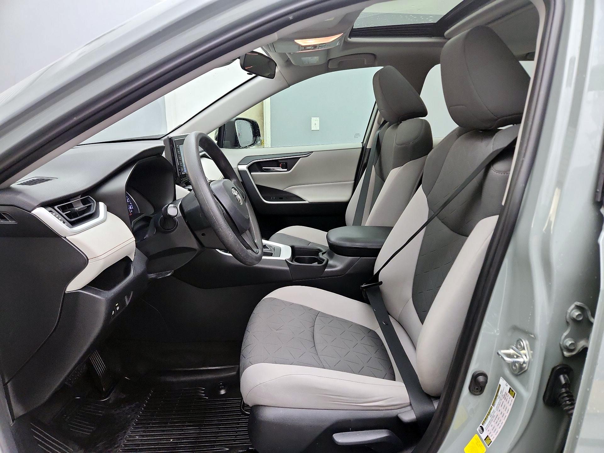 Thumbnail: 2019 Toyota RAV4 - 11