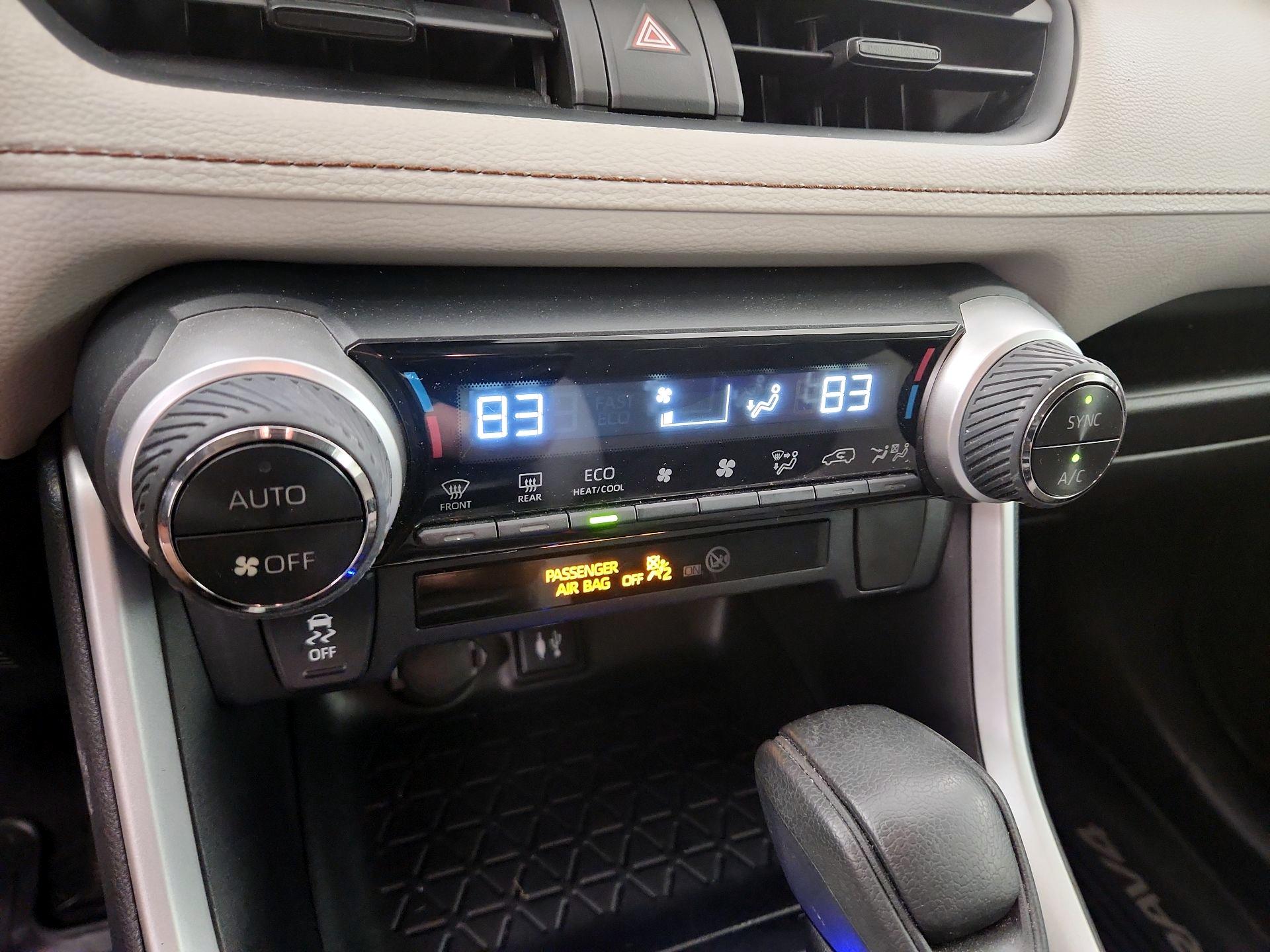 Thumbnail: 2019 Toyota RAV4 - 16