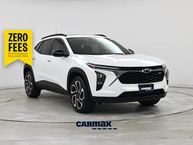 White 2025 Chevrolet Trax RS with 2RS FWD SUV / Crossover Front-Wheel Drive 6-Speed Automatic