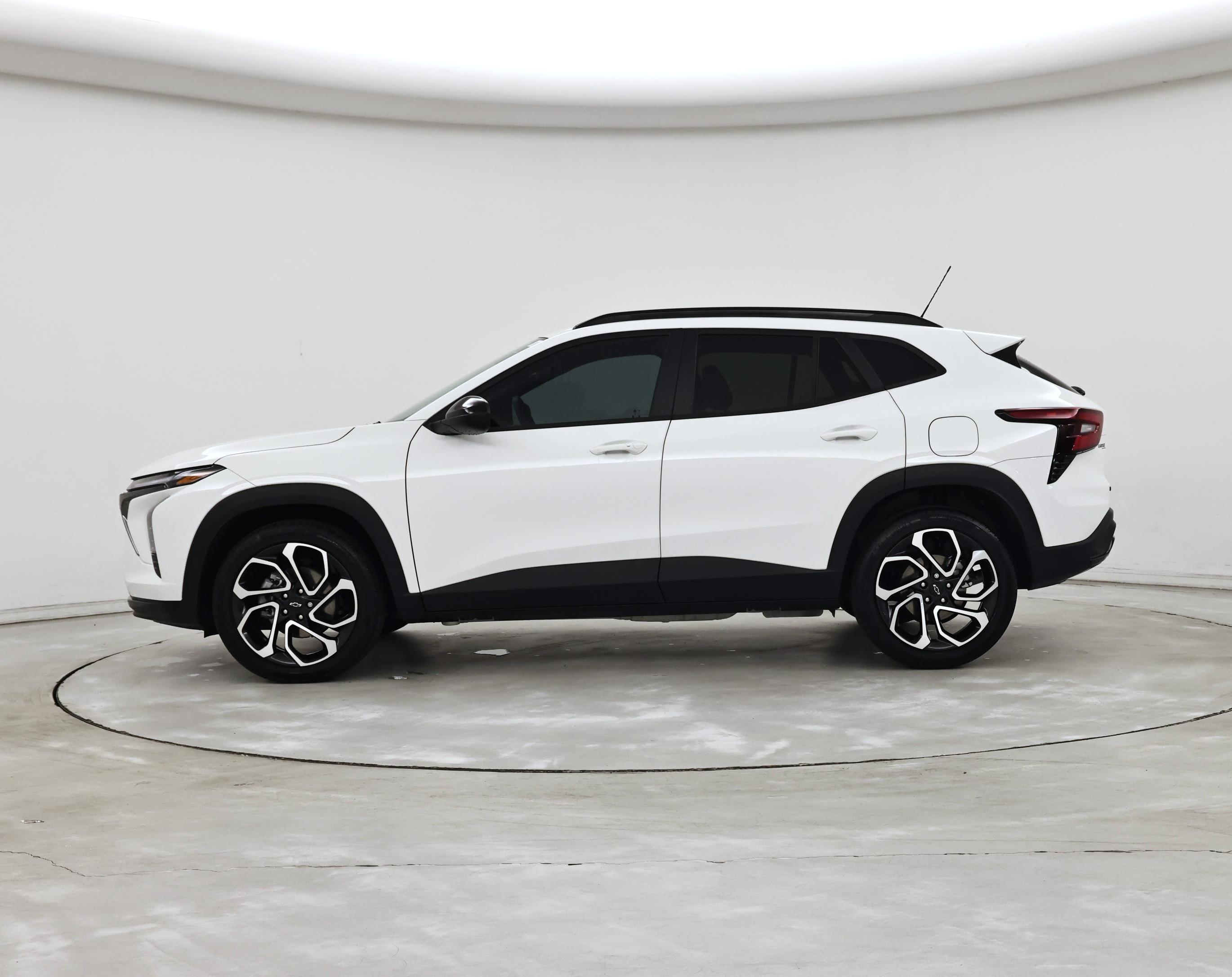 Thumbnail: 2025 Chevrolet Trax - 3