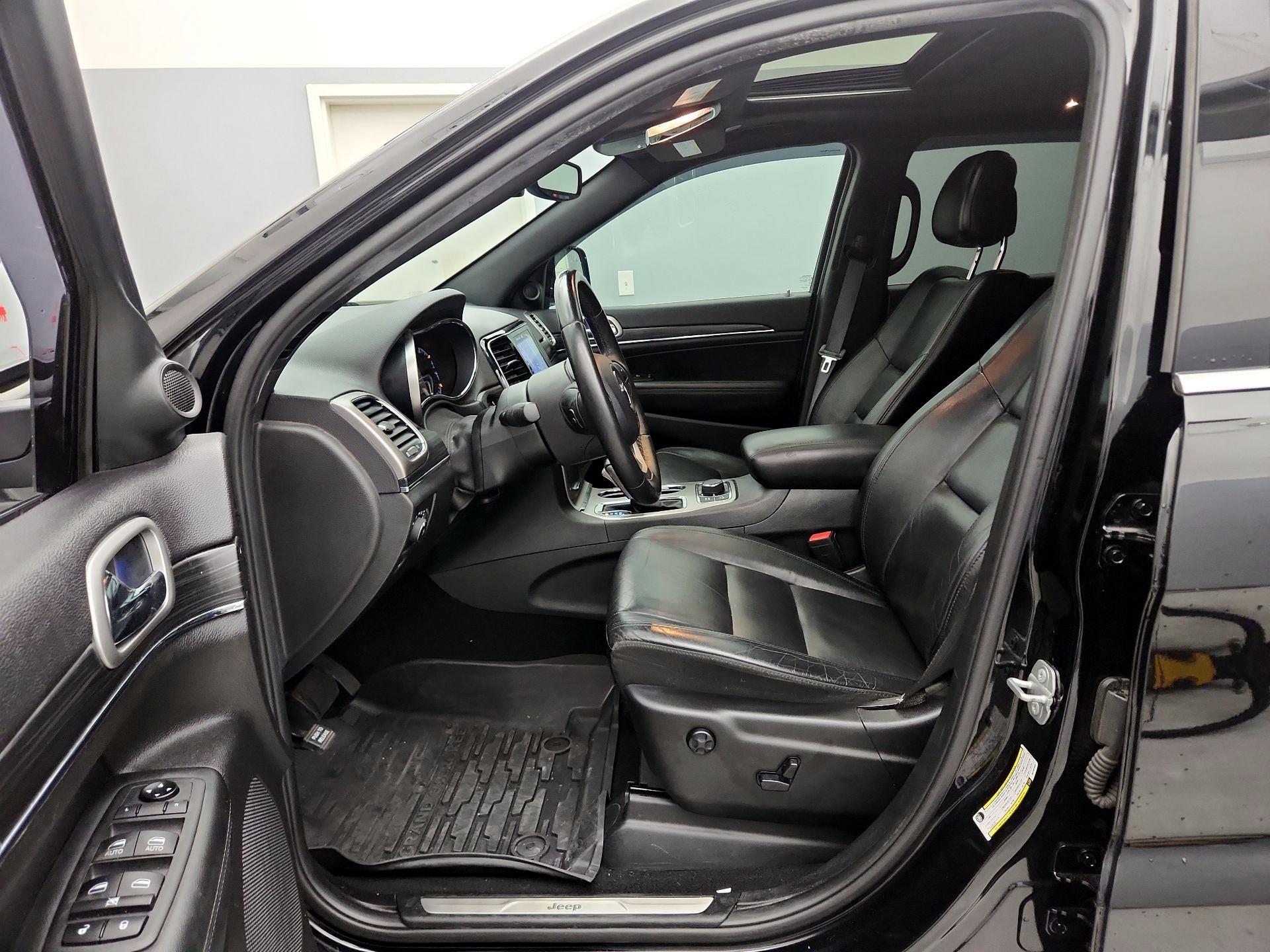 Thumbnail: 2019 Jeep Grand Cherokee - 11