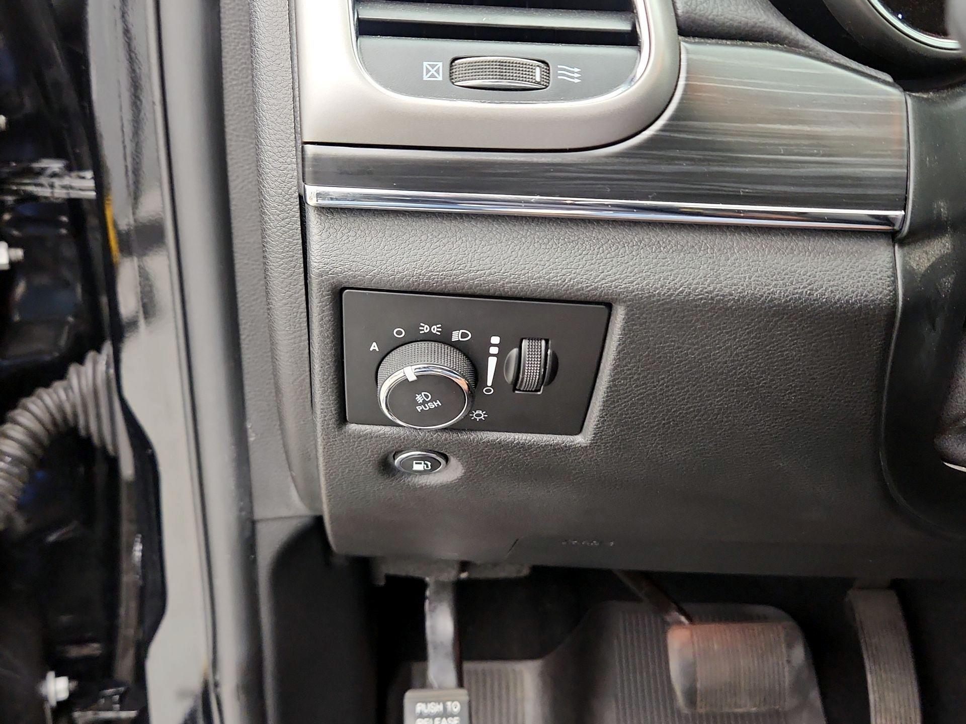 Thumbnail: 2019 Jeep Grand Cherokee - 13