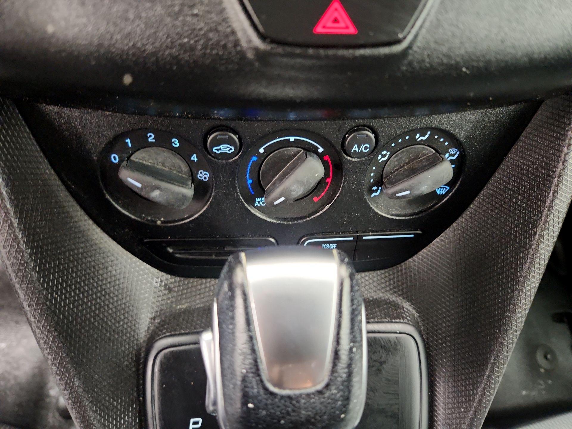 Thumbnail: 2018 Ford Transit Series - 15