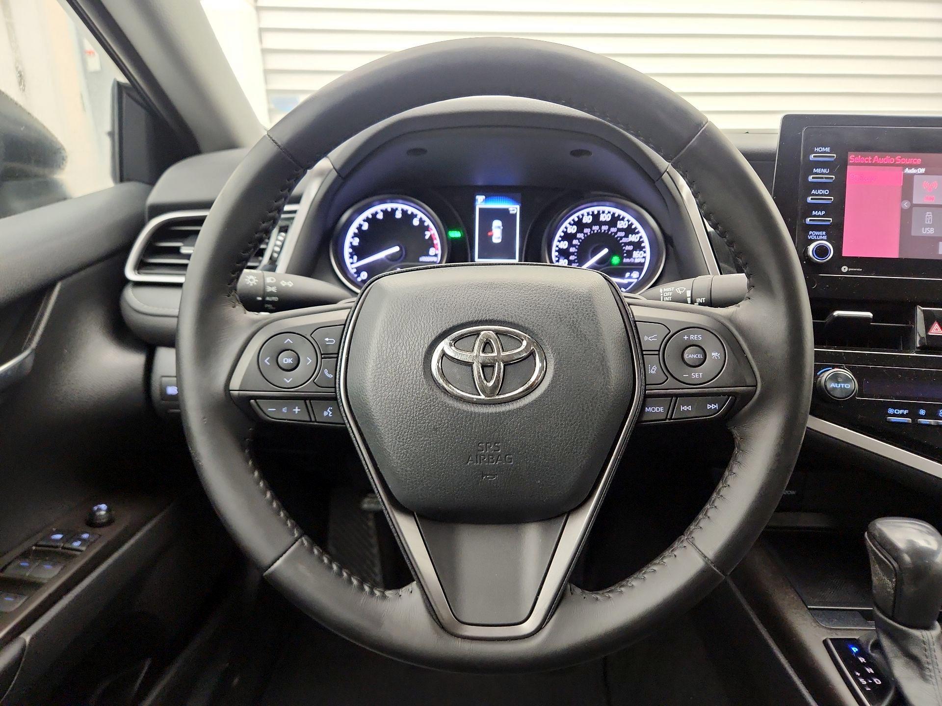 Thumbnail: 2022 Toyota Camry - 10