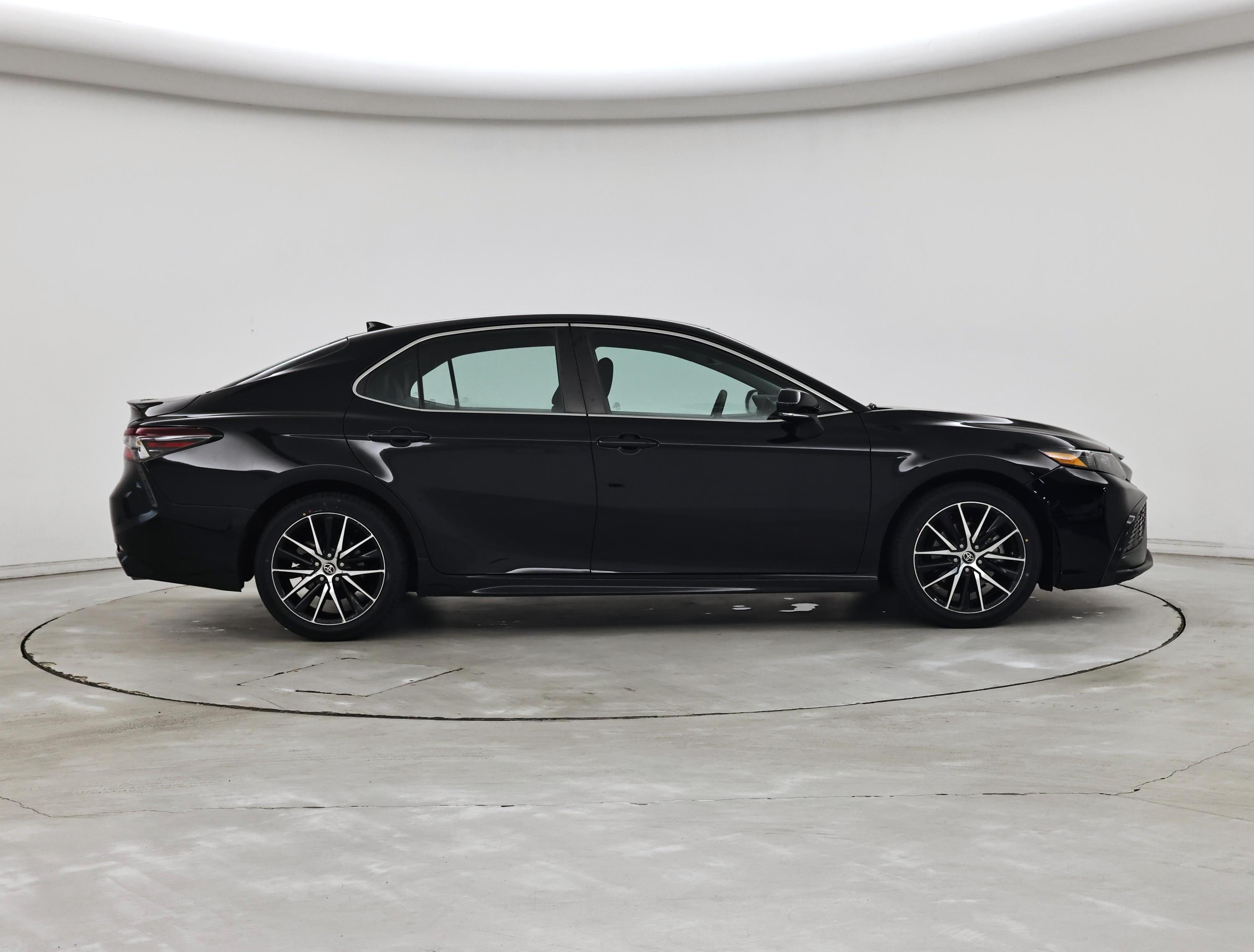 Thumbnail: 2022 Toyota Camry - 7