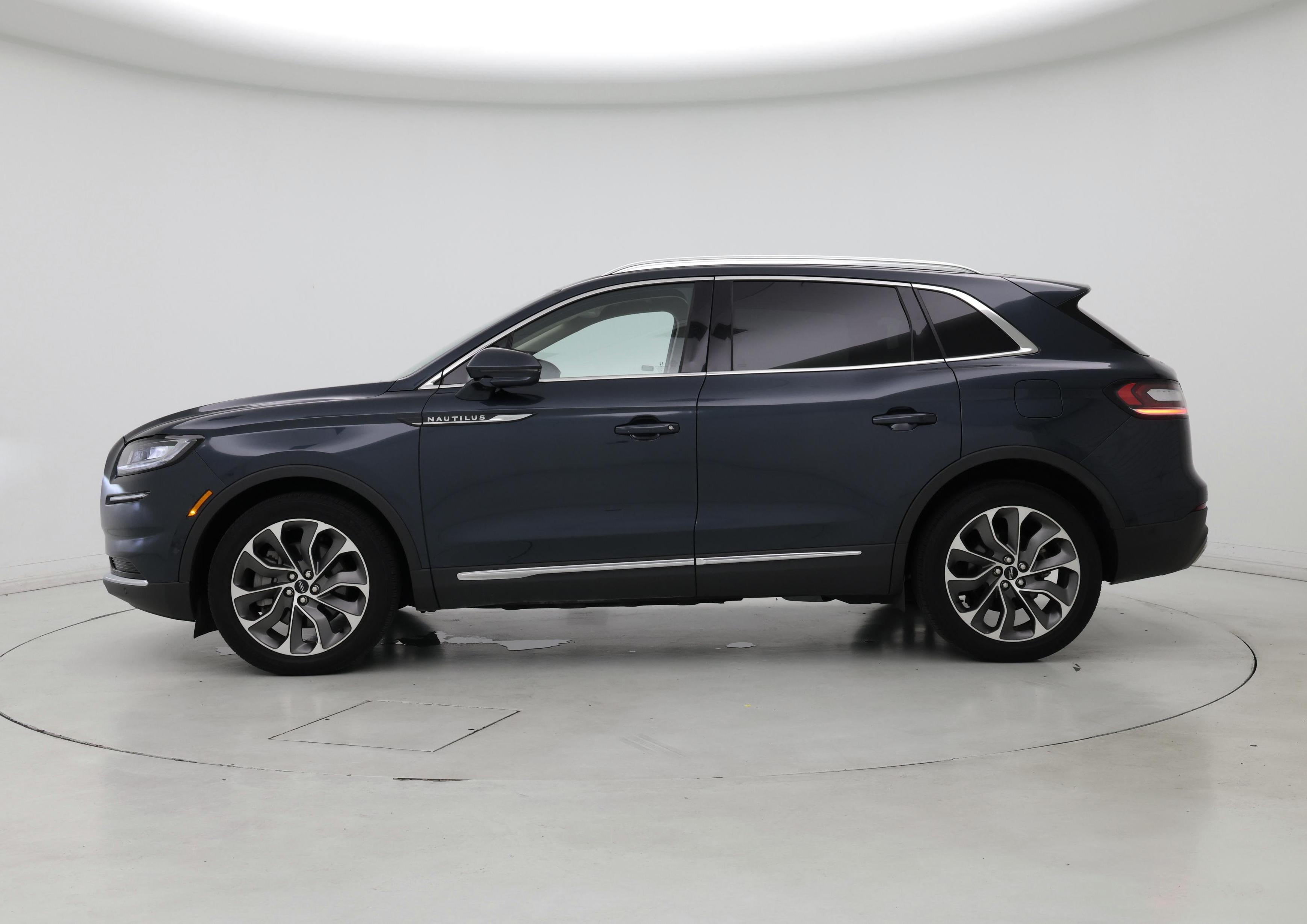 Thumbnail: 2023 Lincoln Nautilus - 3