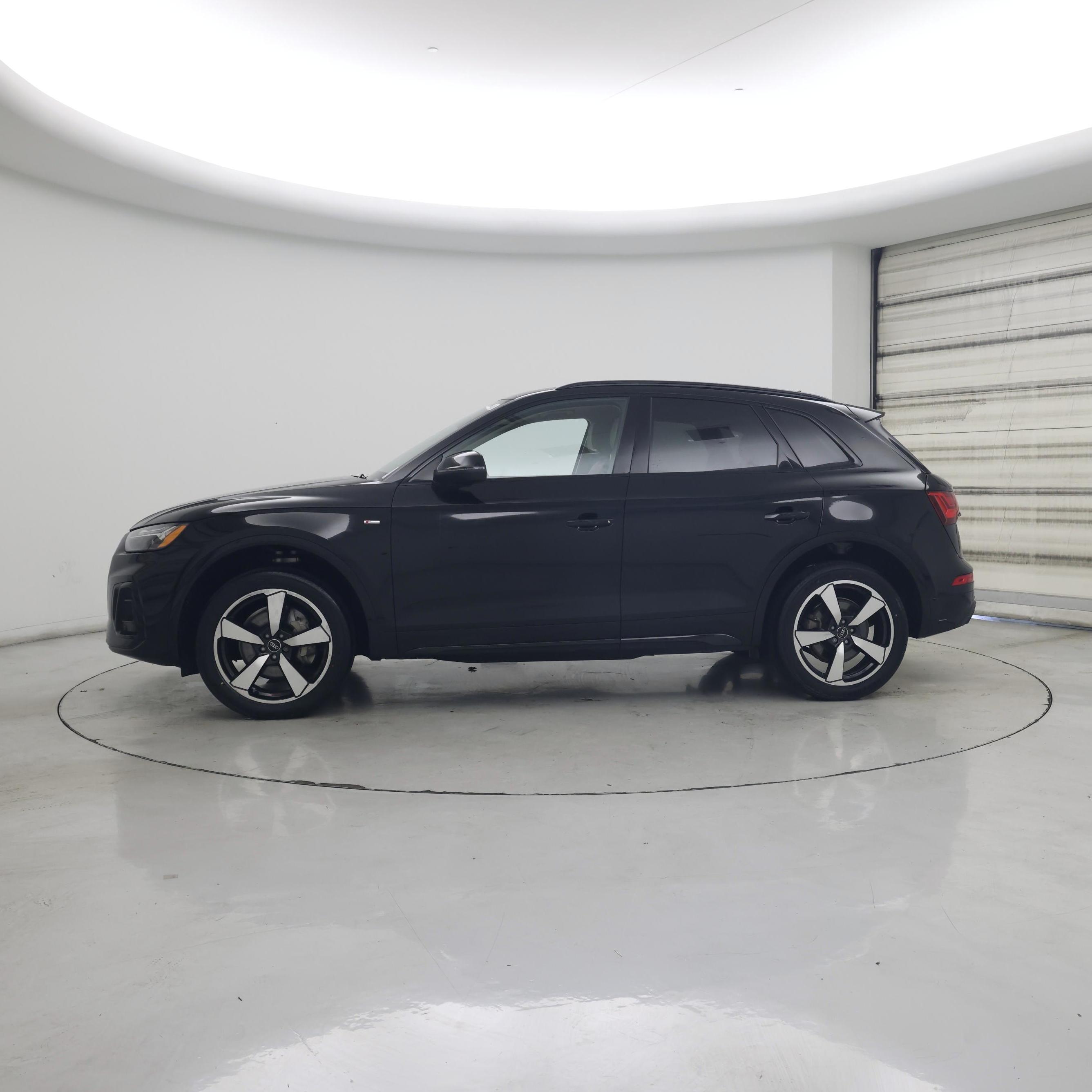 Thumbnail: 2023 Audi Q5 - 3