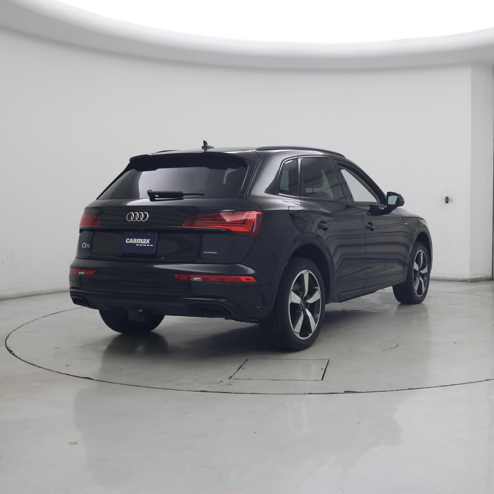 Thumbnail: 2023 Audi Q5 - 8
