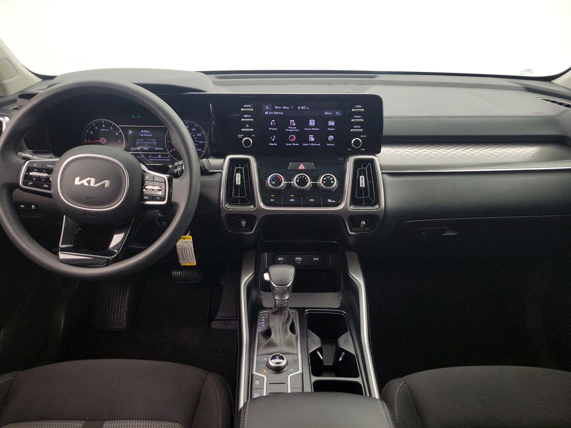 Thumbnail: 2023 Kia Sorento - 9