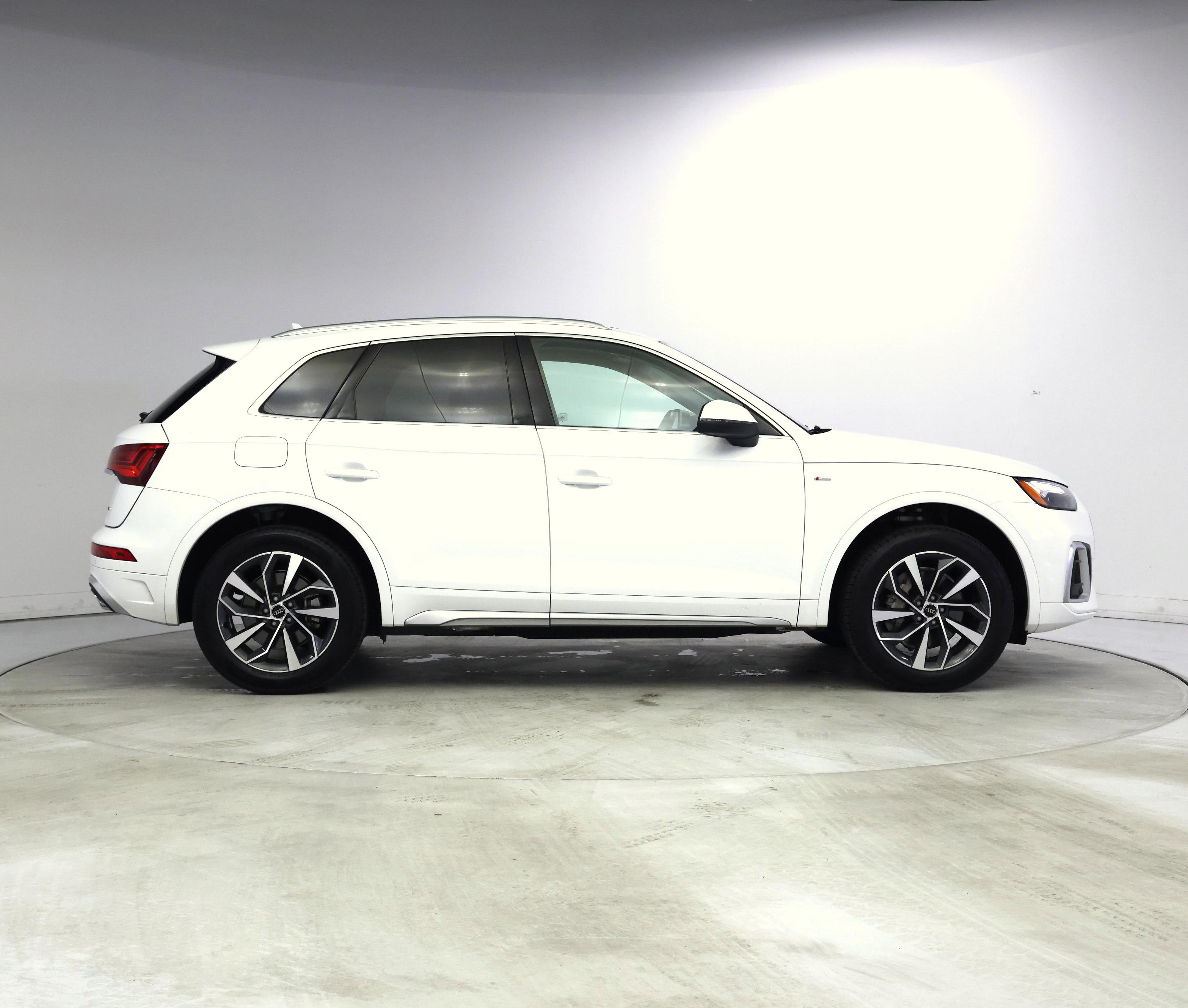 Thumbnail: 2023 Audi Q5 - 7