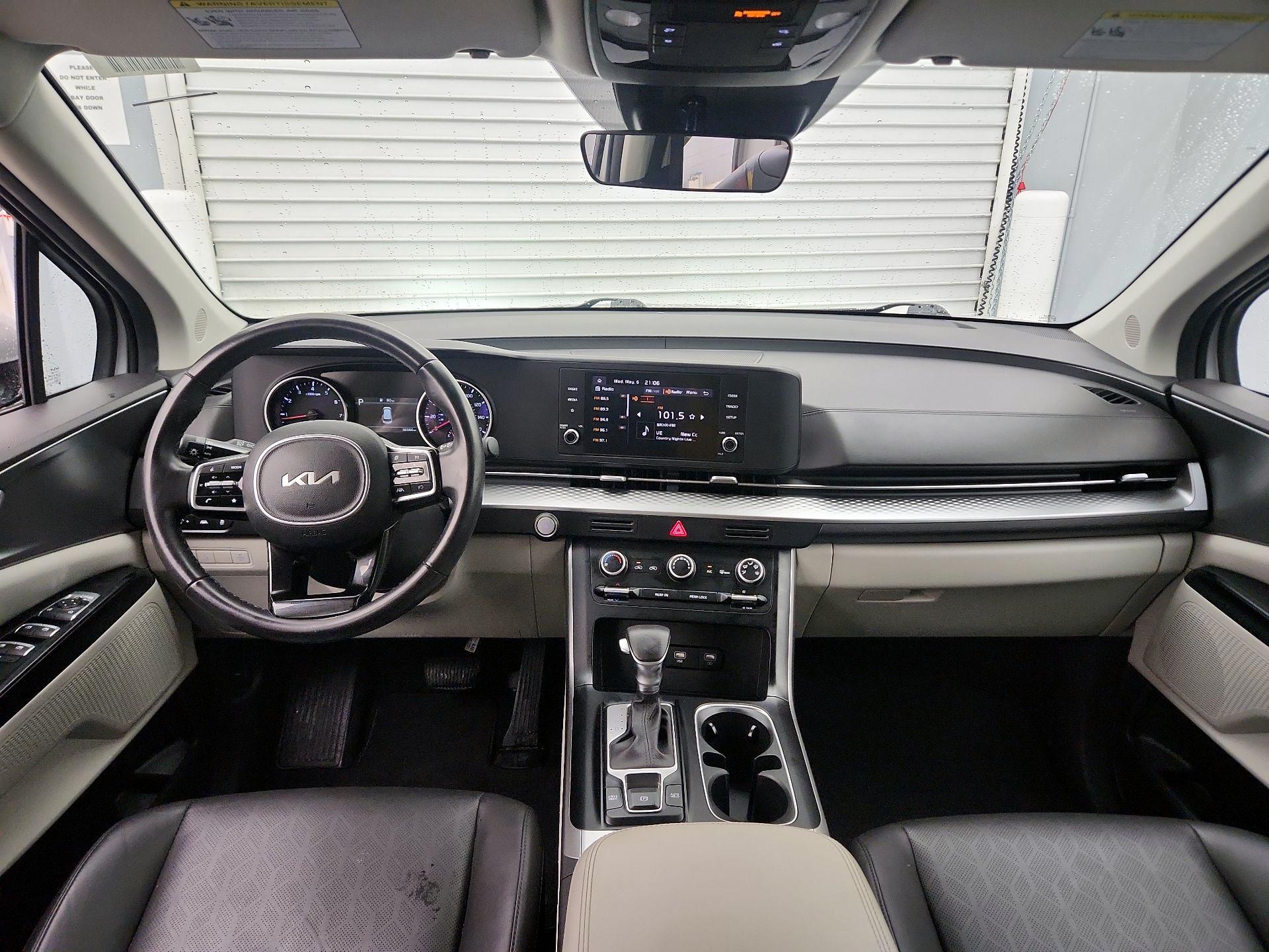 Thumbnail: 2023 Kia Carnival - 9